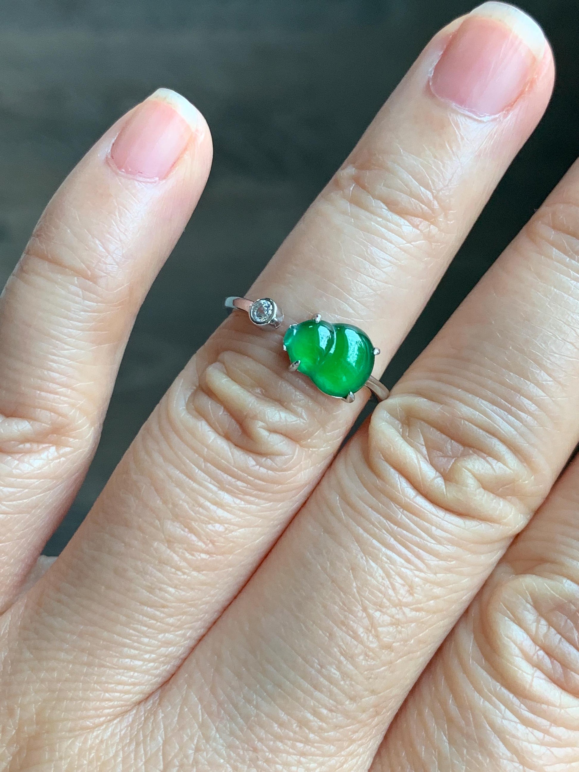 Natural Grade A Guatemalan Icy Translucent Vibrant Green Jade Jadeite Hulu Gourd Ring Sterling Silver Size 6 Adjustable 天然冰危绿翡翠葫芦银镶戒指 KKH99