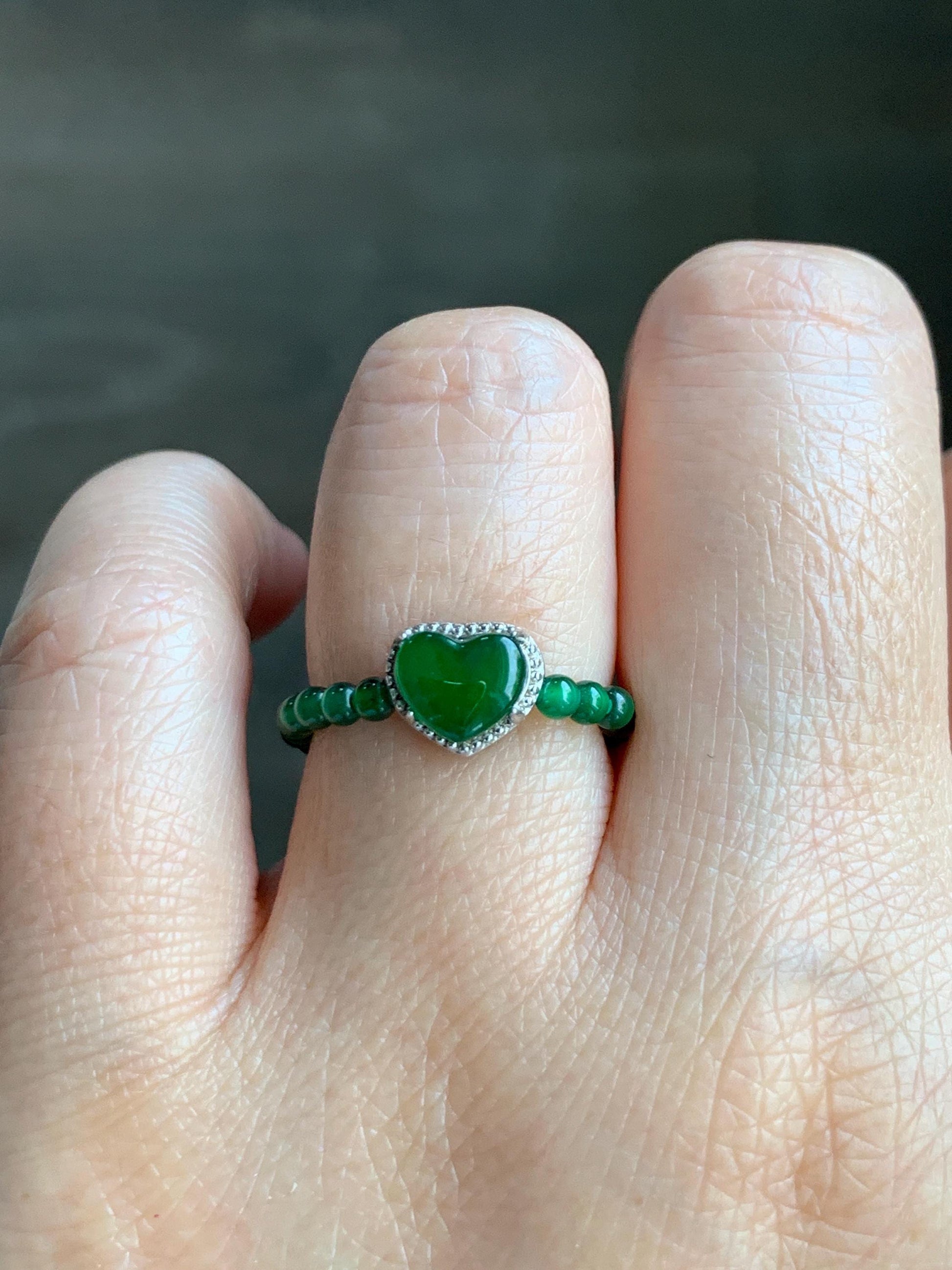 Natural Grade A Guatemalan Icy Translucent Vibrant Green Jade Jadeite Petite Beads Heart Charm Beaded Ring Size 7 US 天然冰危绿翡翠小珠潘多拉爱心戒圈WLX110