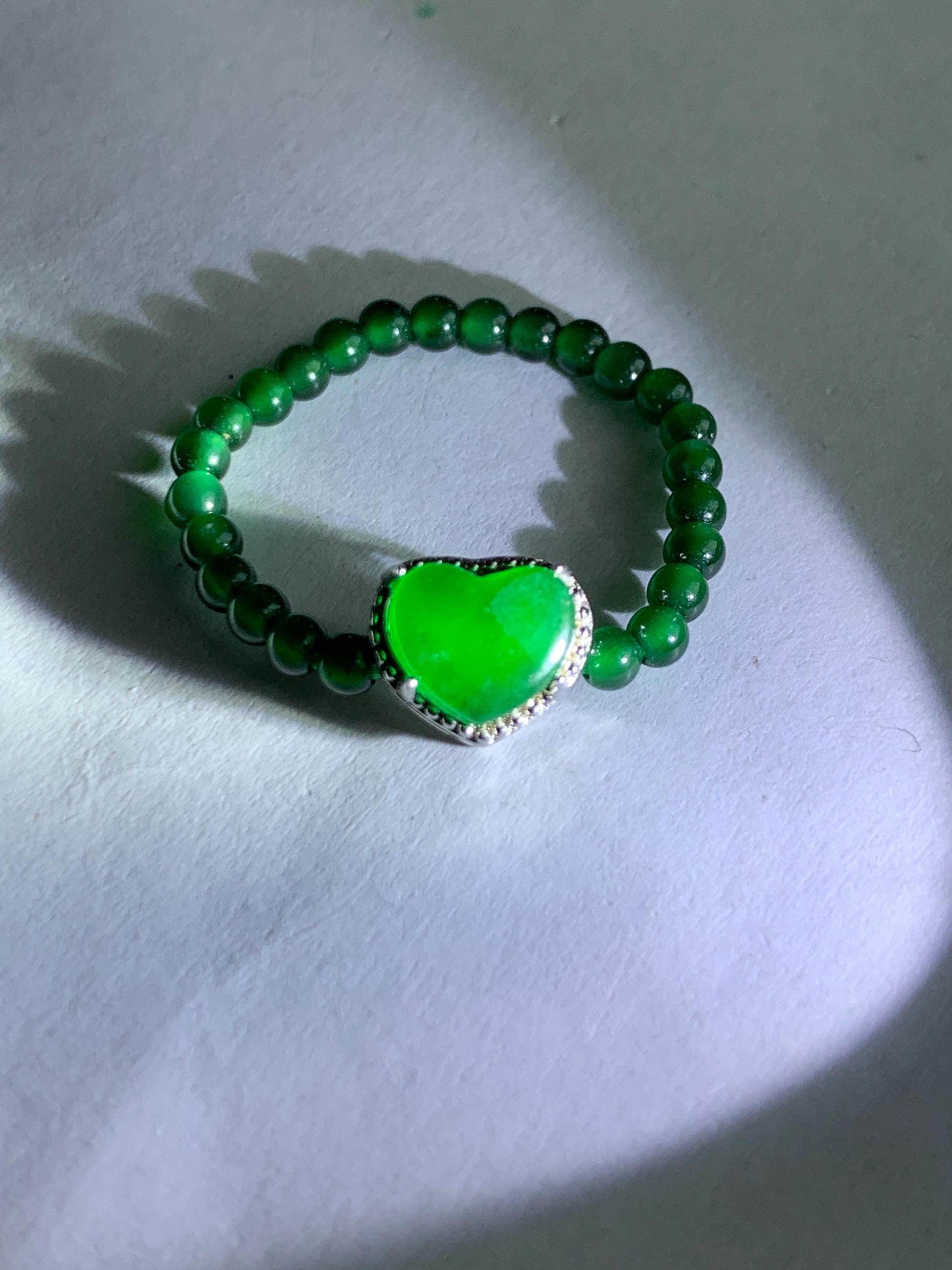 Natural Grade A Guatemalan Icy Translucent Vibrant Green Jade Jadeite Petite Beads Heart Charm Beaded Ring Size 7 US 天然冰危绿翡翠小珠潘多拉爱心戒圈WLX110