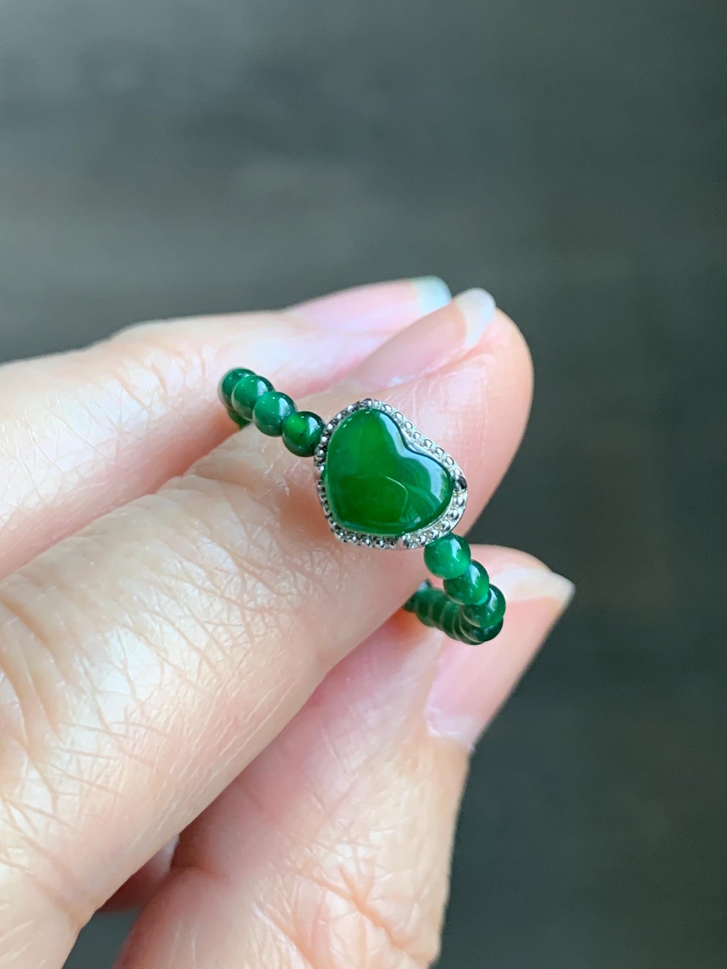 Natural Grade A Guatemalan Icy Translucent Vibrant Green Jade Jadeite Petite Beads Heart Charm Beaded Ring Size 7 US 天然冰危绿翡翠小珠潘多拉爱心戒圈WLX110