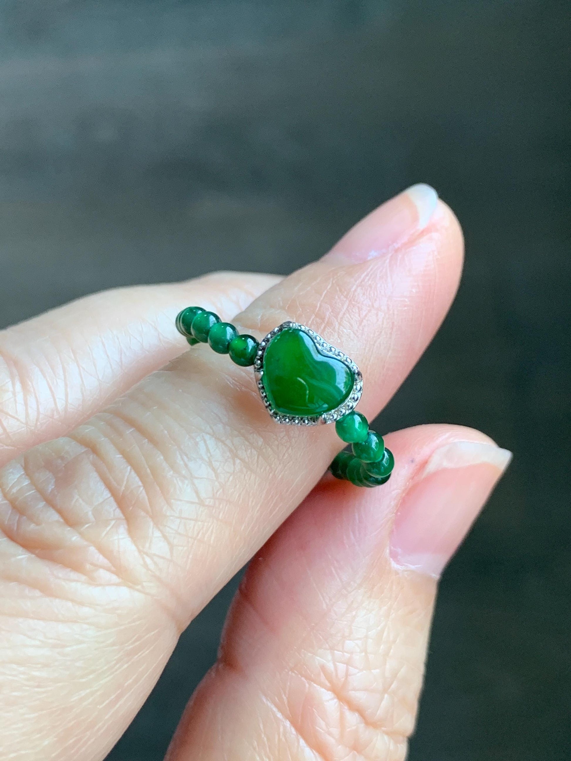 Natural Grade A Guatemalan Icy Translucent Vibrant Green Jade Jadeite Petite Beads Heart Charm Beaded Ring Size 7 US 天然冰危绿翡翠小珠潘多拉爱心戒圈WLX110