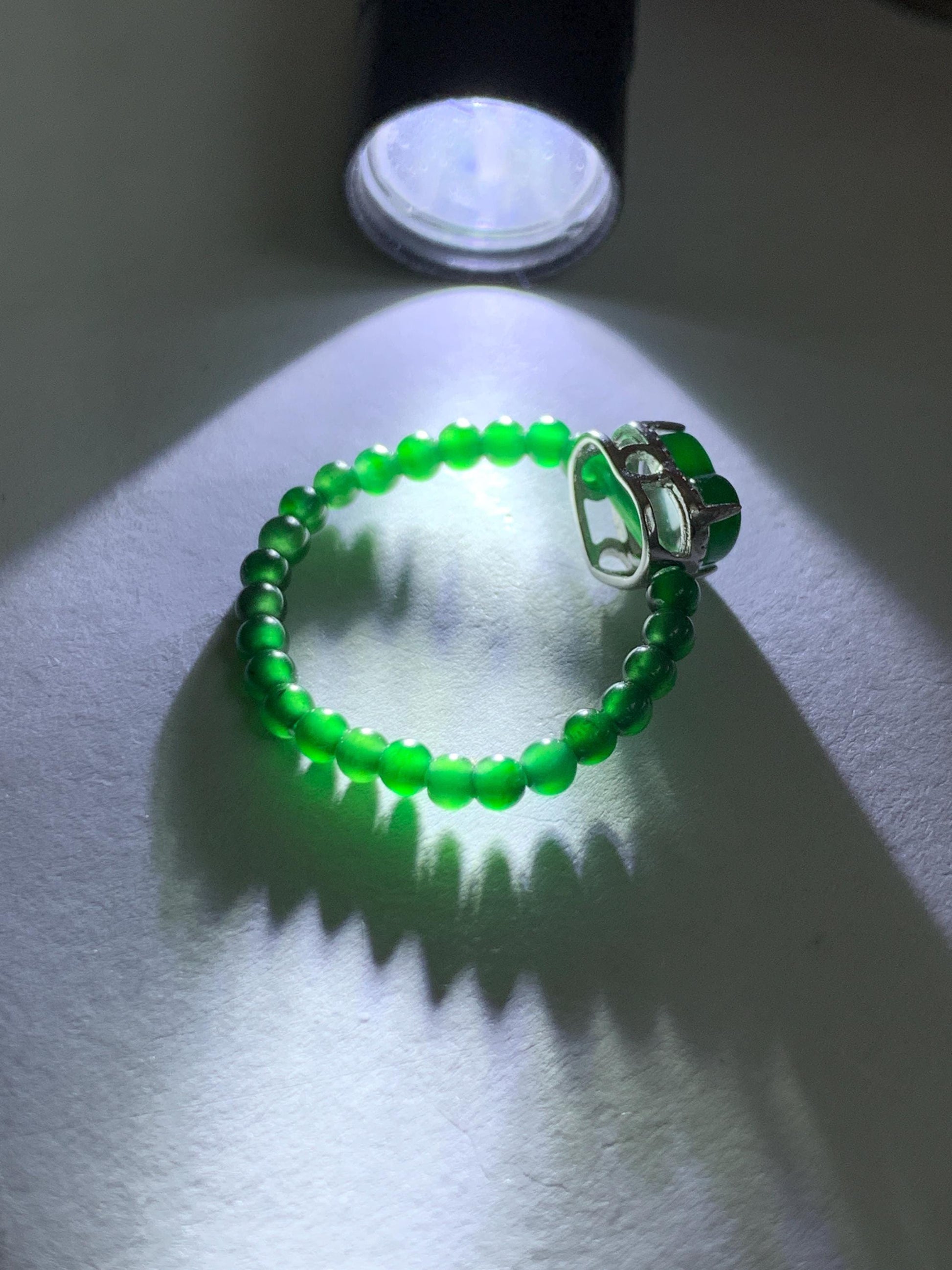 Natural Grade A Guatemalan Icy Translucent Vibrant Green Jade Jadeite Petite Beads Heart Charm Beaded Ring Size 7 US 天然冰危绿翡翠小珠潘多拉爱心戒圈WLX110