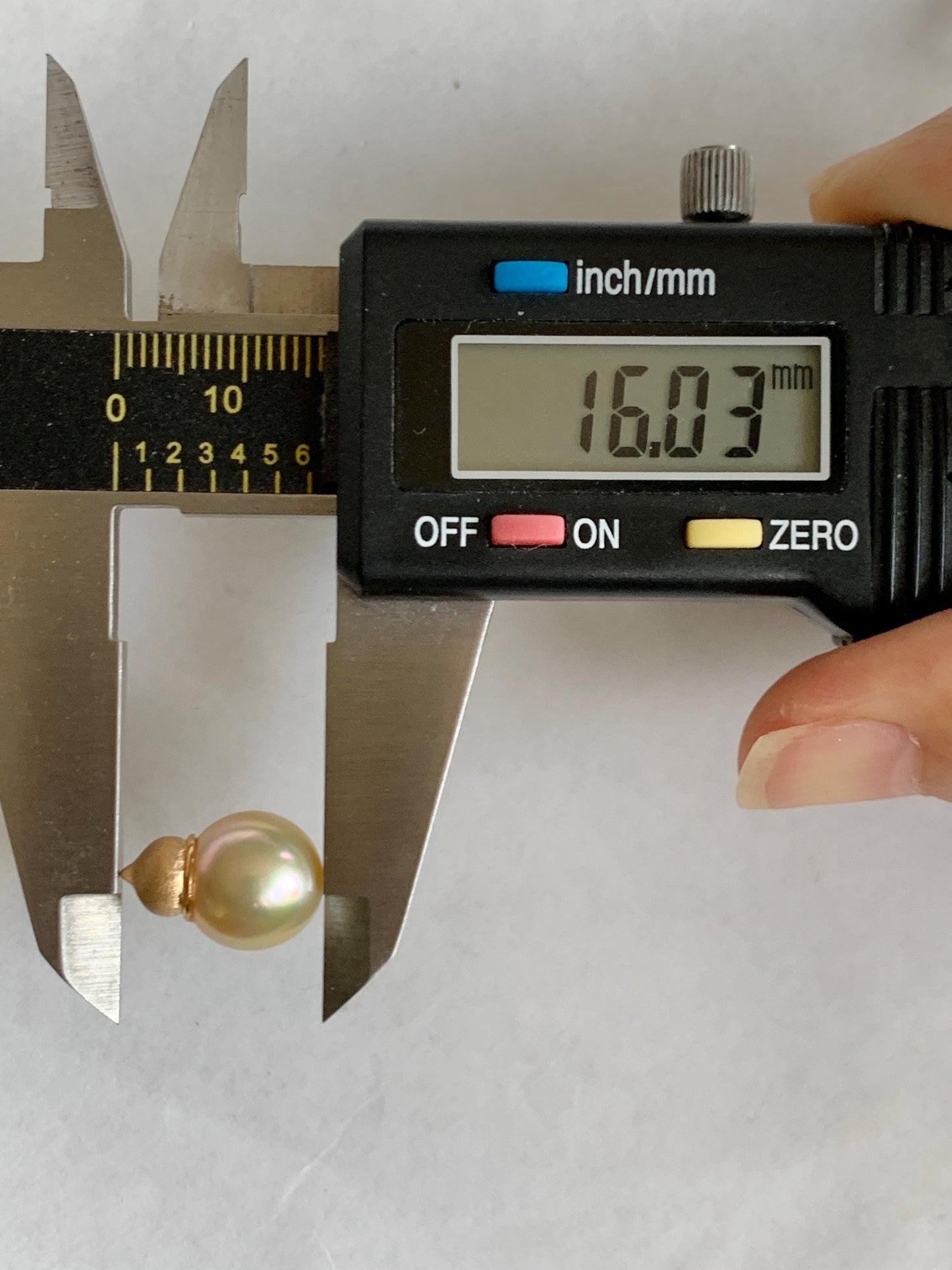 Natural Genuine Golden South Sea Pearl Gourd Hulu Pendant Solid Sterling Silver Yellow Gold Overlay 11.1mm 3g 天然南洋金珠葫芦吊坠 GSC561A