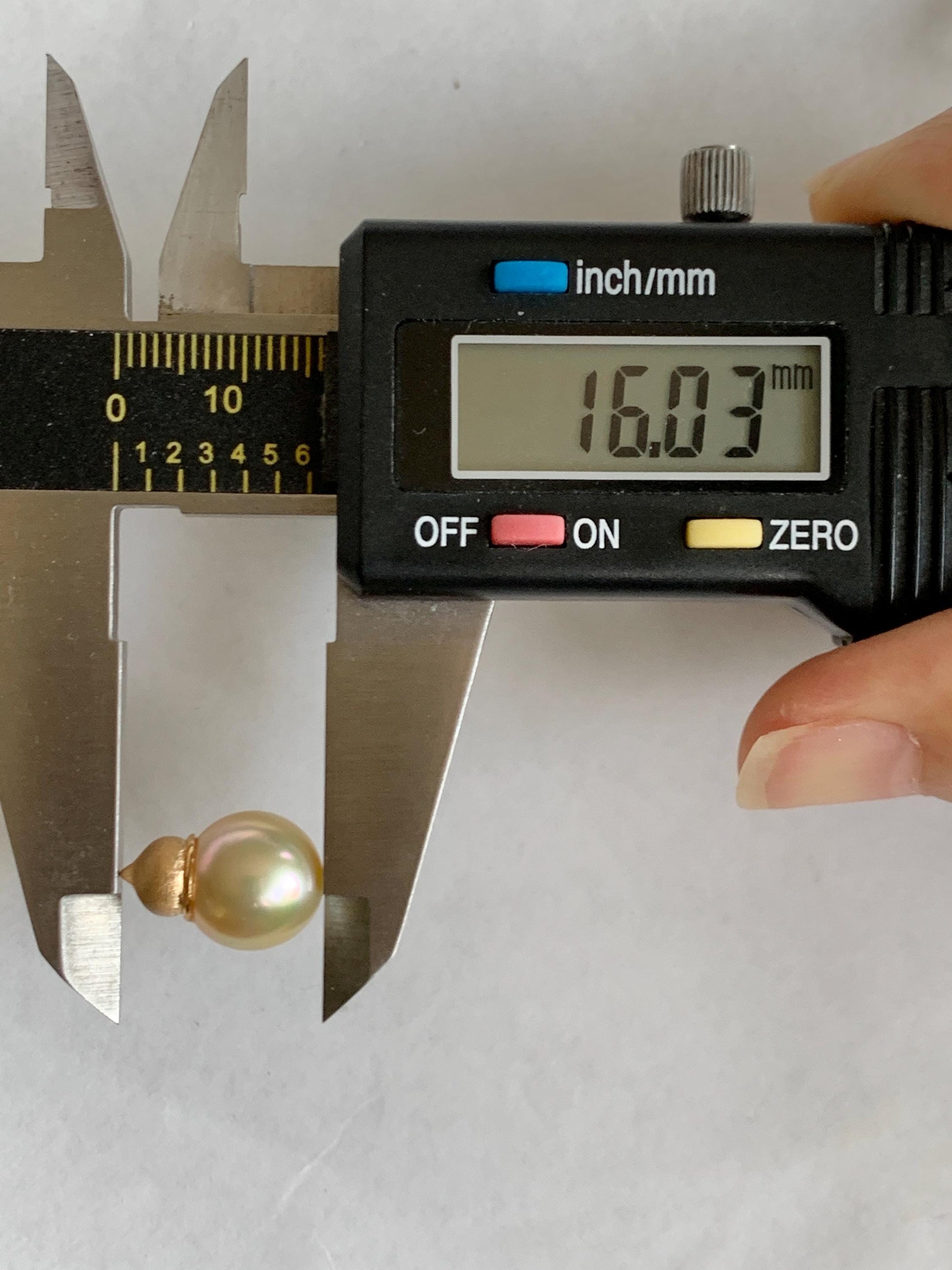 Natural Genuine Golden South Sea Pearl Gourd Hulu Pendant Solid Sterling Silver Yellow Gold Overlay 11.1mm 3g 天然南洋金珠葫芦吊坠 GSC561A