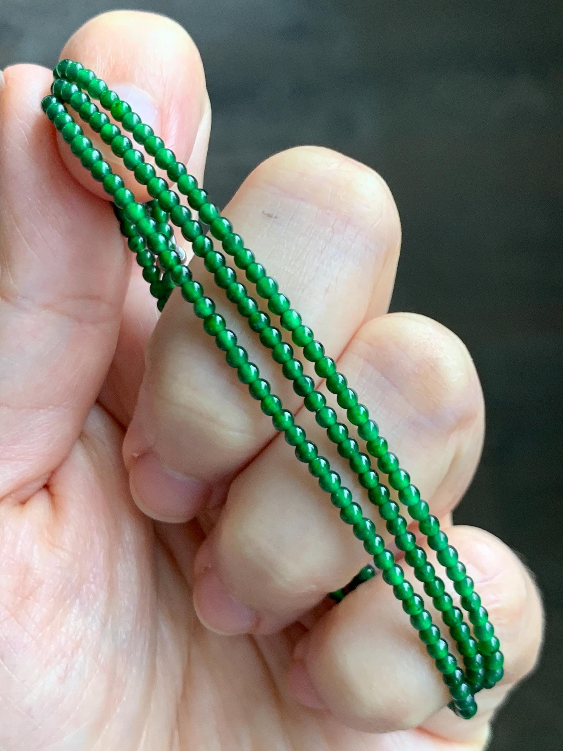 Natural Grade A Guatemalan Icy Translucent Vibrant Green Jade Jadeite Petite Beads Beaded Necklace 2.4mm 21.5" 7g 天然冰危绿翡翠小圆珠项链 XWL272