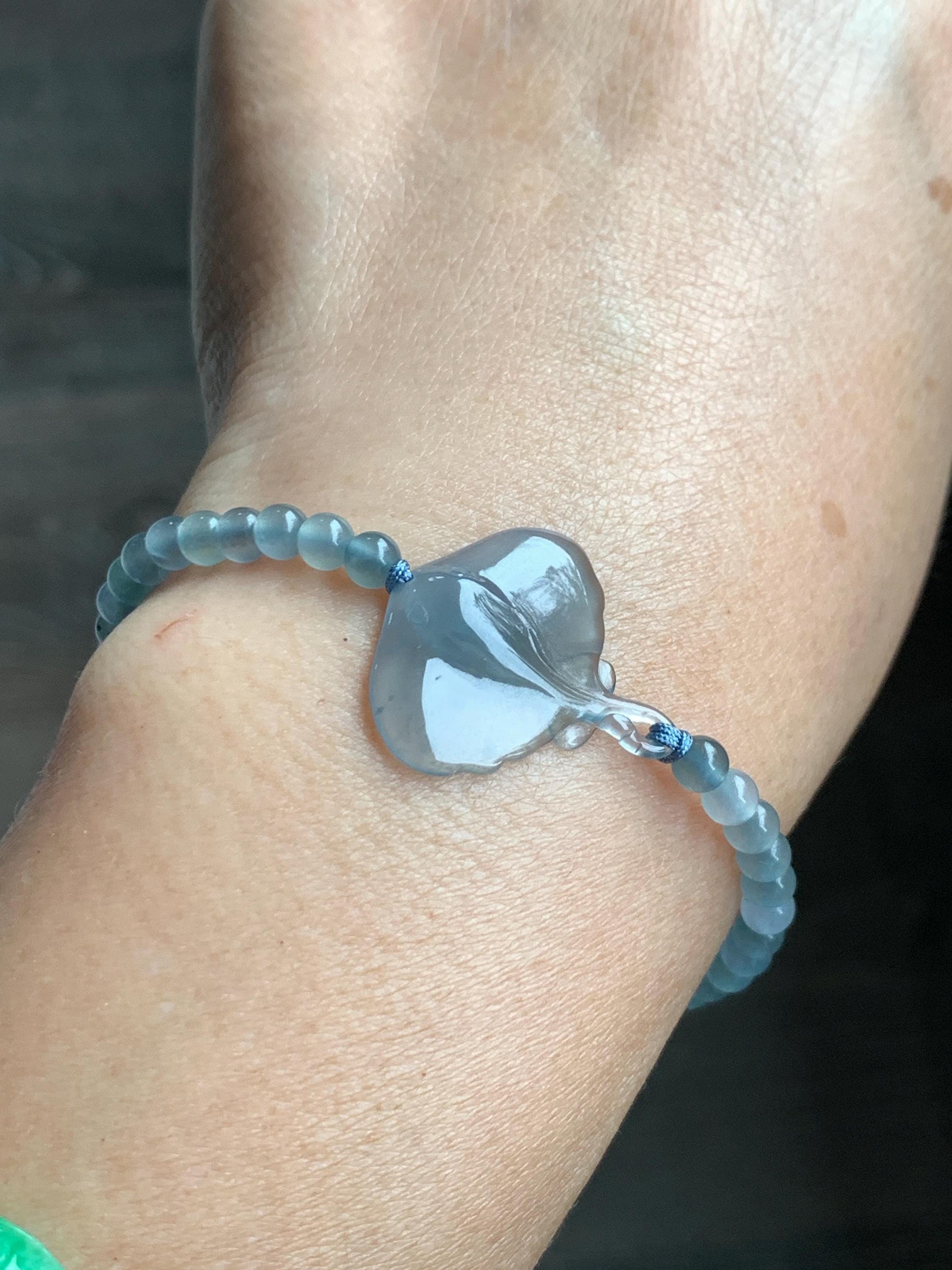 Natural Grade A Guatemalan Icy Highly Translucent Pastel Dusty Blue Jade Jadeite Carved Stingray Beaded Bracelet 7” 3g 天然冰胶淡蓝翡翠珠魟鱼手串 SRC230