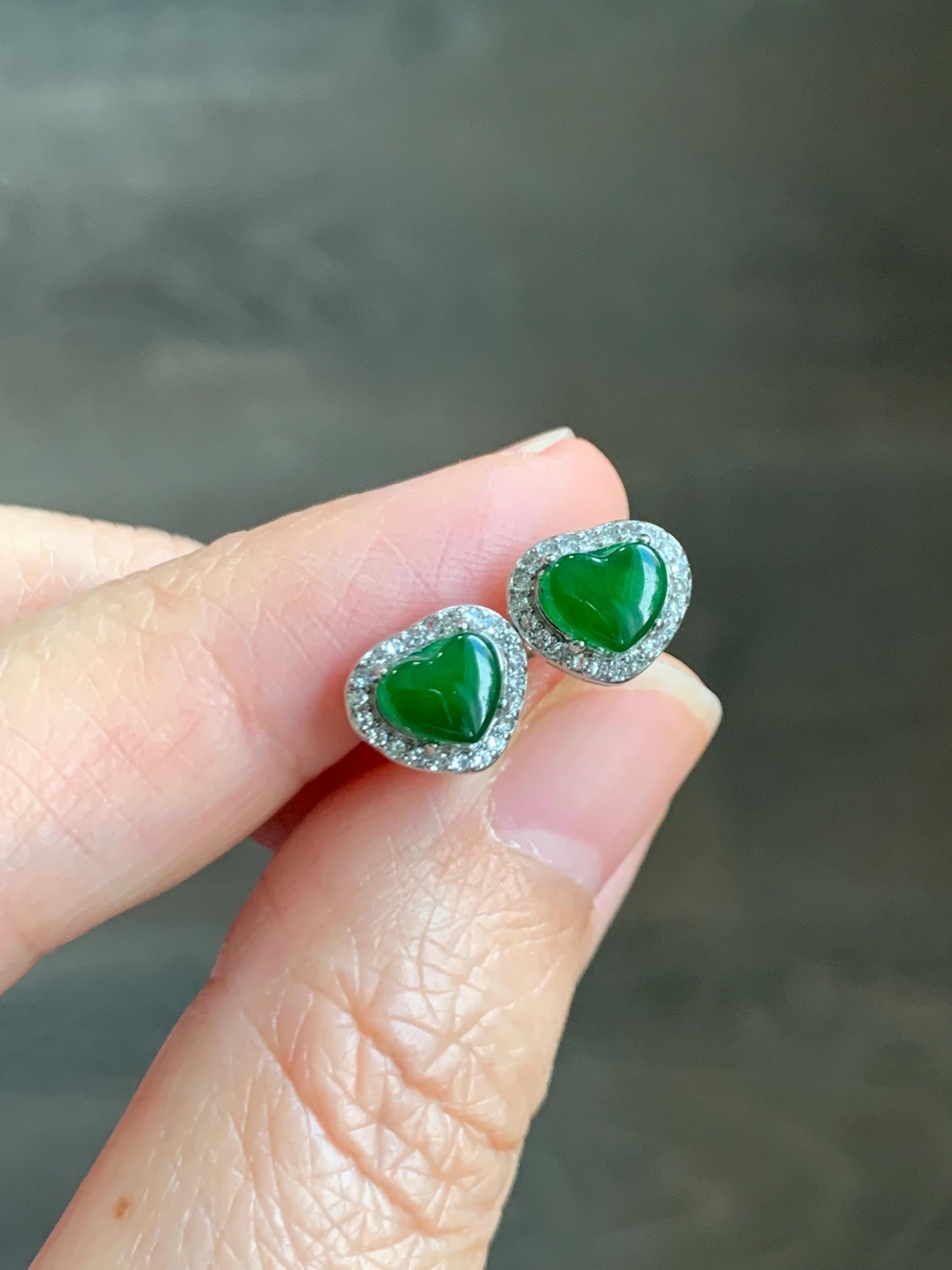 Natural Grade A Guatemalan Icy Translucent Vibrant Green Jade Jadeite Heart Halo Stud Earrings Sterling Silver 天然冰危绿翡翠爱心银耳钉 AXD110