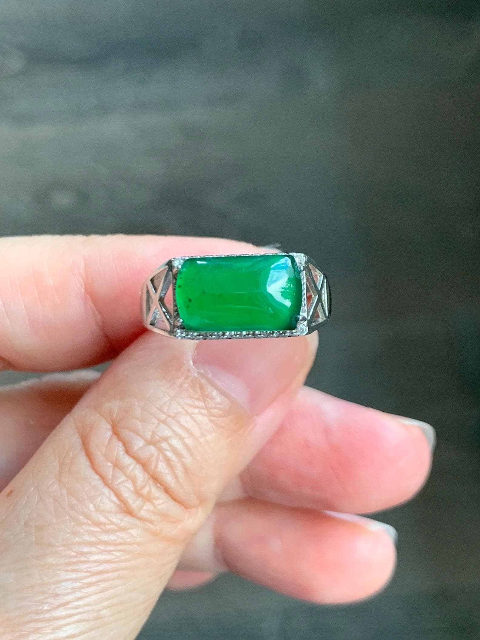 Natural Grade A Guatemalan Icy Translucent Vibrant Green Jade Jadeite Saddle Ring Sterling Silver Size 8 US Adjustable 天然冰危绿翡翠马鞍银镶戒指 LMA140
