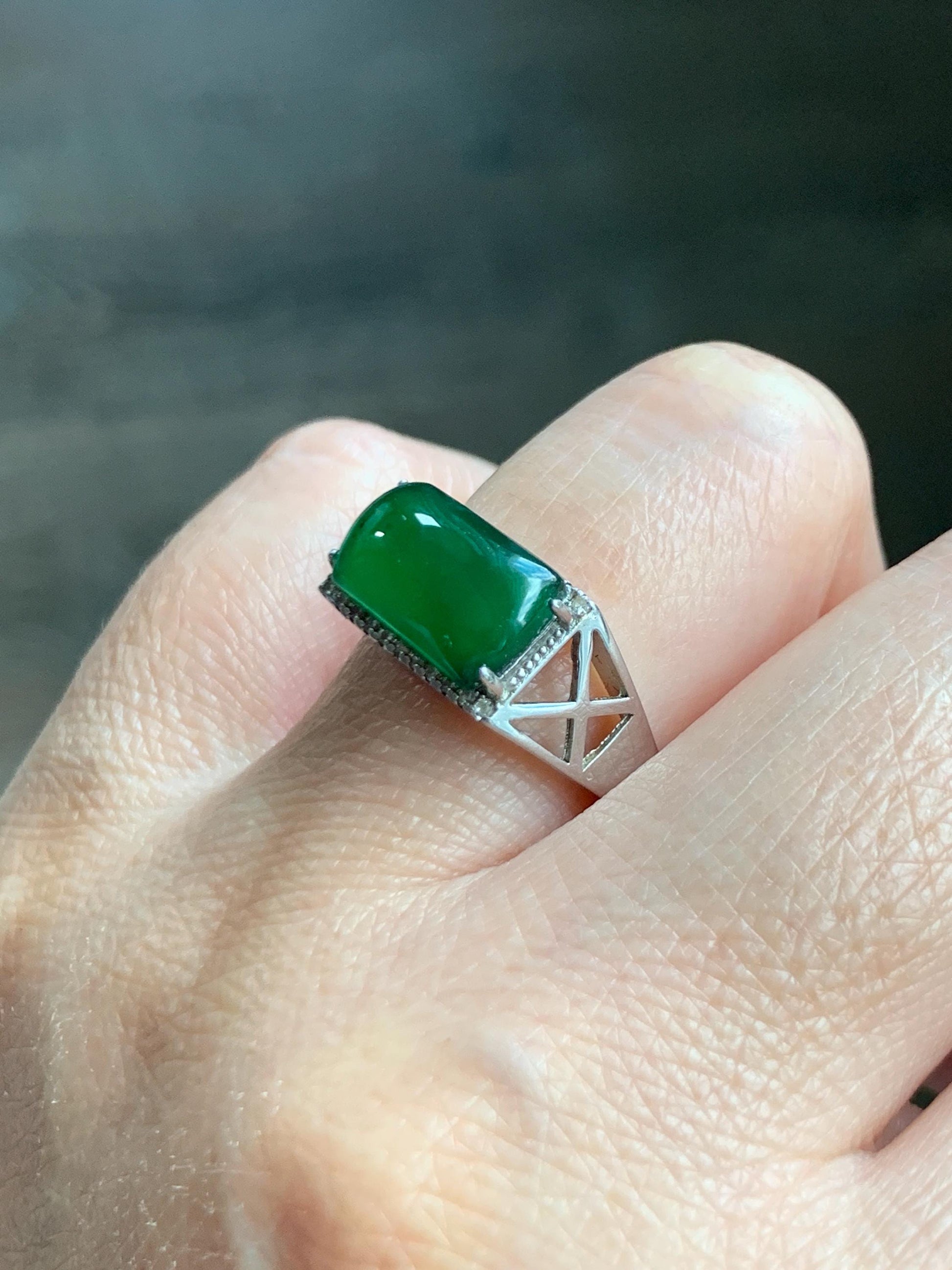 Natural Grade A Guatemalan Icy Translucent Vibrant Green Jade Jadeite Saddle Ring Sterling Silver Size 8 US Adjustable 天然冰危绿翡翠马鞍银镶戒指 LMA140