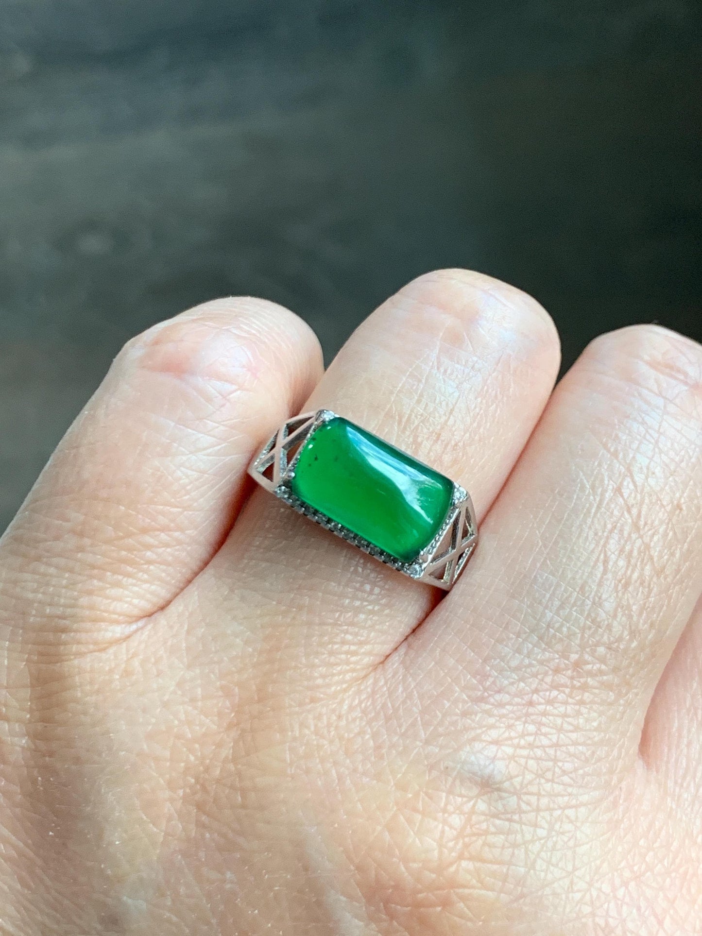 Natural Grade A Guatemalan Icy Translucent Vibrant Green Jade Jadeite Saddle Ring Sterling Silver Size 8 US Adjustable 天然冰危绿翡翠马鞍银镶戒指 LMA140