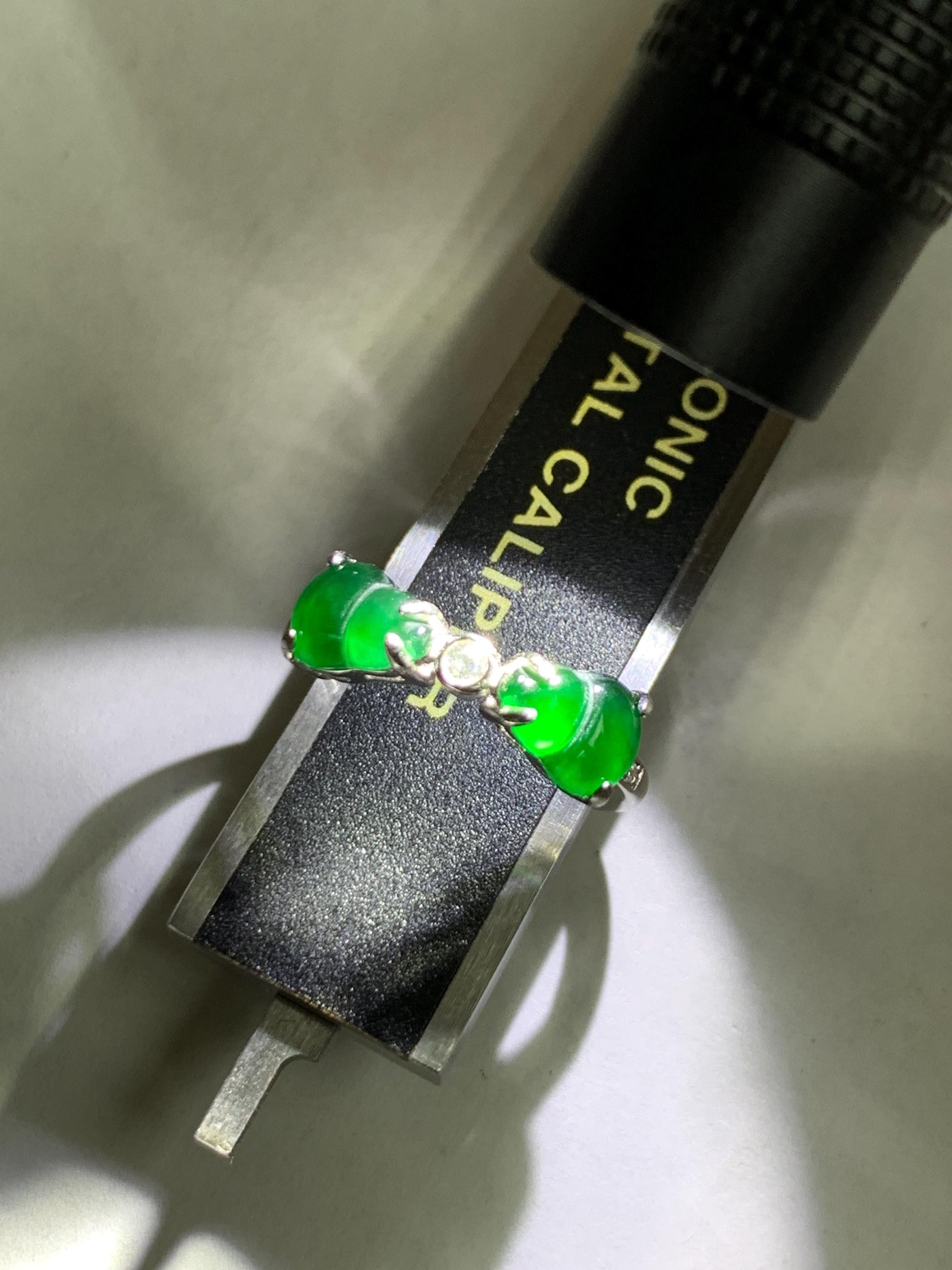 Natural Grade A Guatemalan Icy Translucent Vibrant Green Jade Jadeite Gourd Hulu Ring Sterling Silver Size 7 Adjustable 天然冰危绿翡翠双葫芦戒指 SLH130