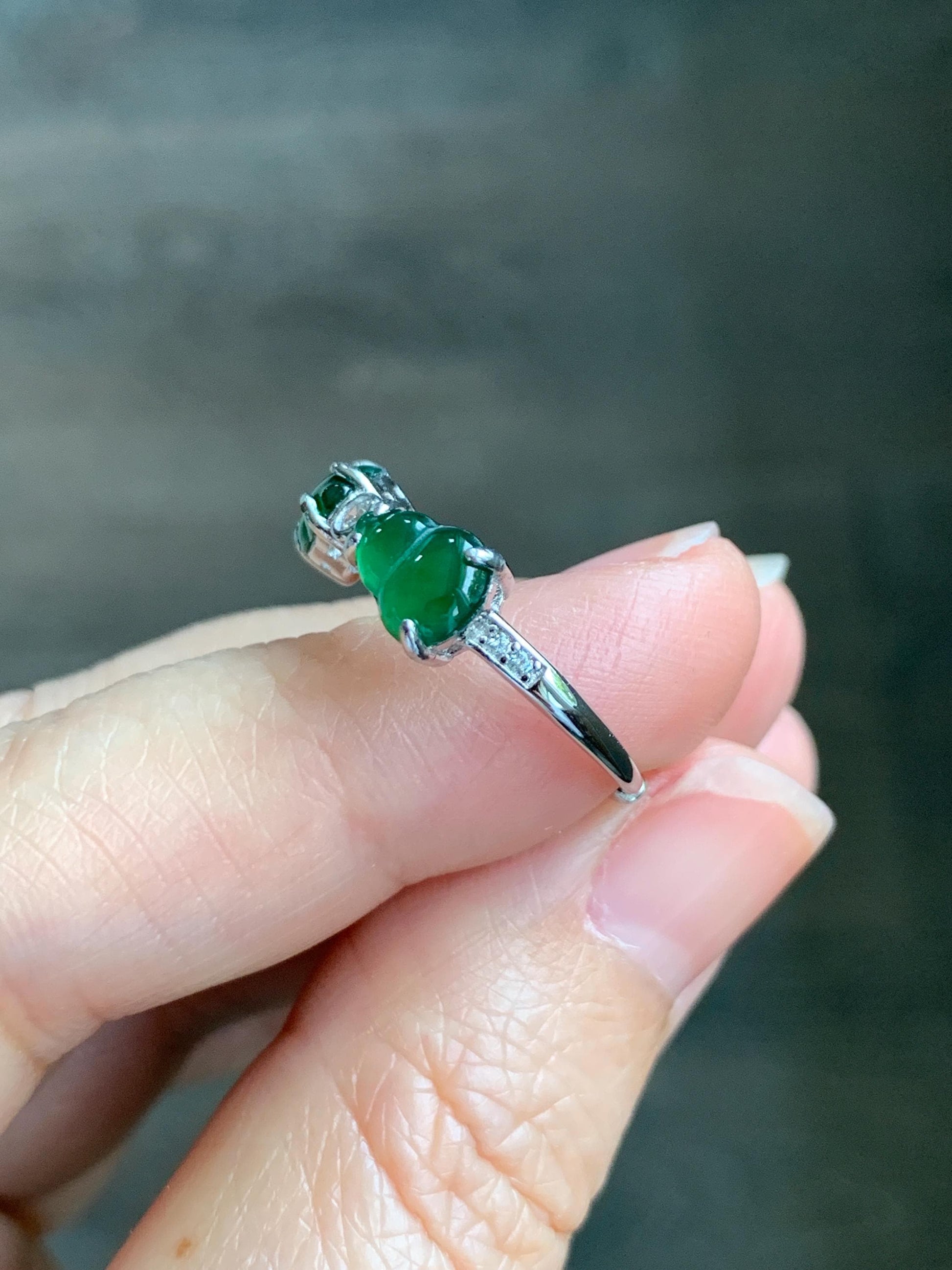 Natural Grade A Guatemalan Icy Translucent Vibrant Green Jade Jadeite Gourd Hulu Ring Sterling Silver Size 7 Adjustable 天然冰危绿翡翠双葫芦戒指 SLH130