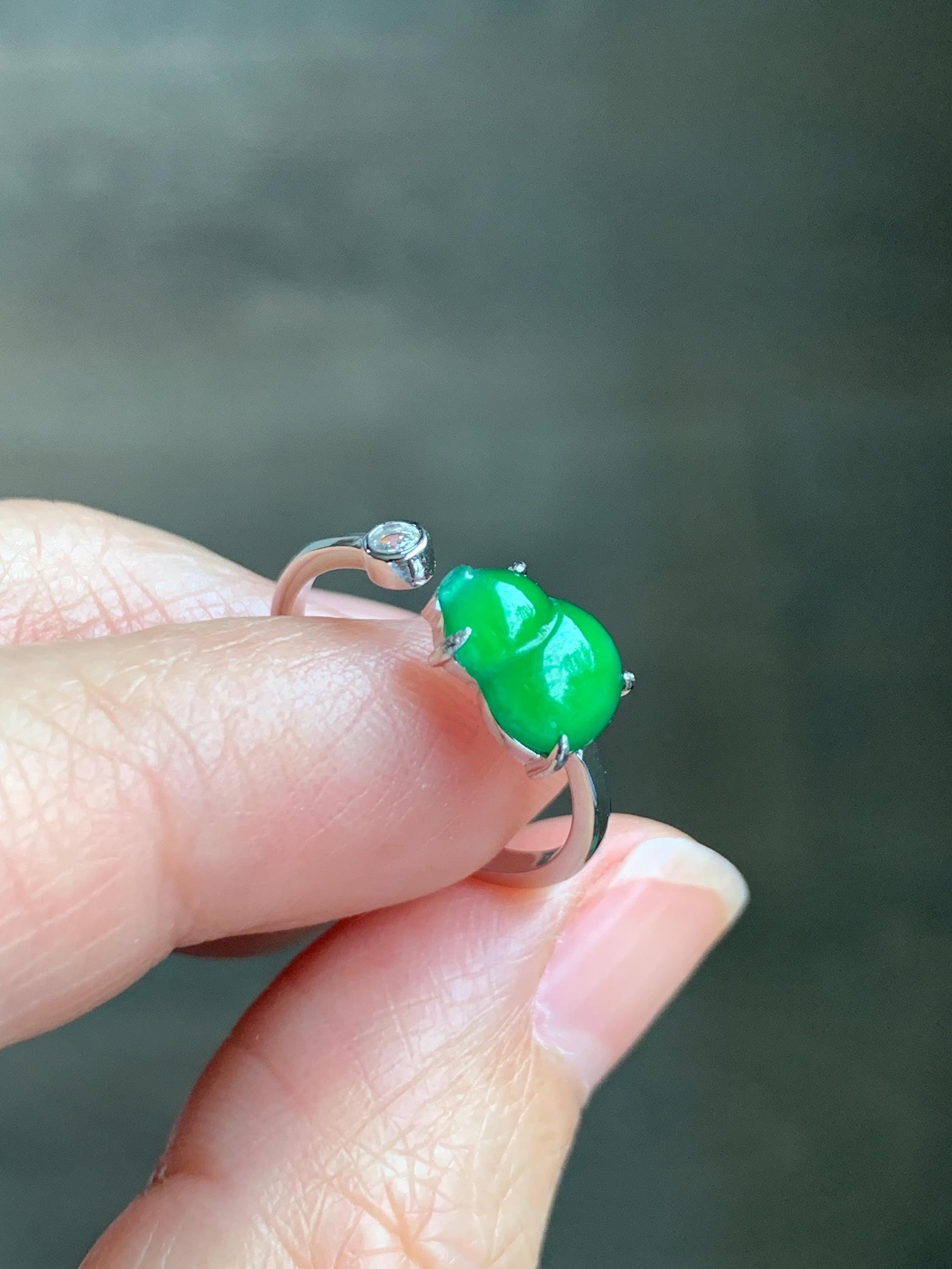Natural Grade A Guatemalan Icy Translucent Vibrant Green Jade Jadeite Hulu Gourd Ring Sterling Silver Size 6 Adjustable 天然冰危绿翡翠葫芦银镶戒指 KKH99