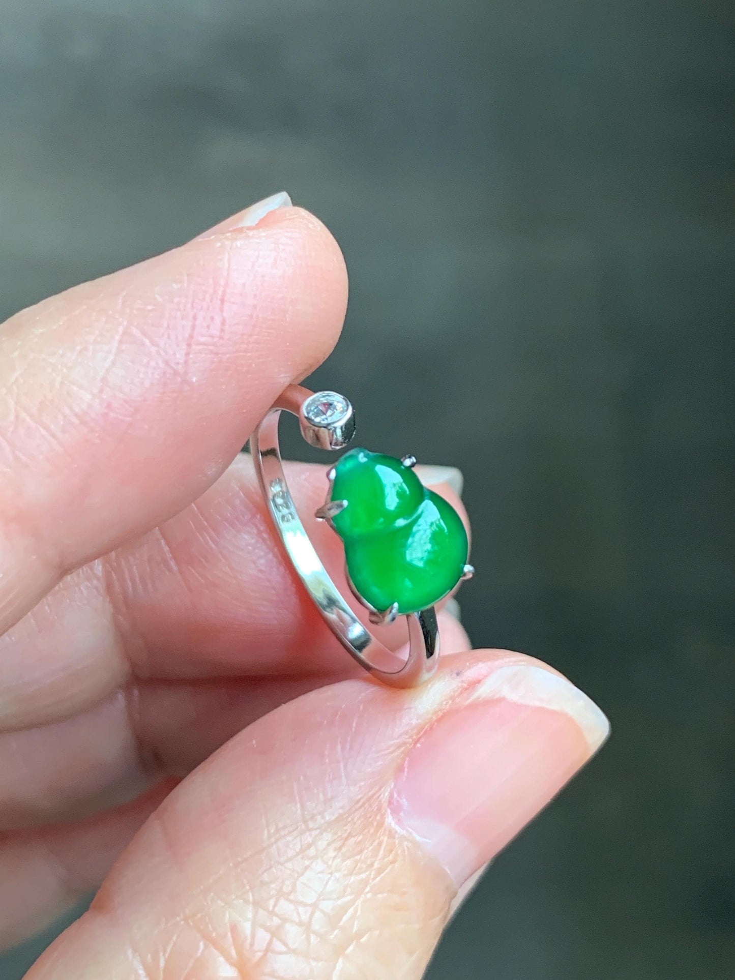 Natural Grade A Guatemalan Icy Translucent Vibrant Green Jade Jadeite Hulu Gourd Ring Sterling Silver Size 6 Adjustable 天然冰危绿翡翠葫芦银镶戒指 KKH99
