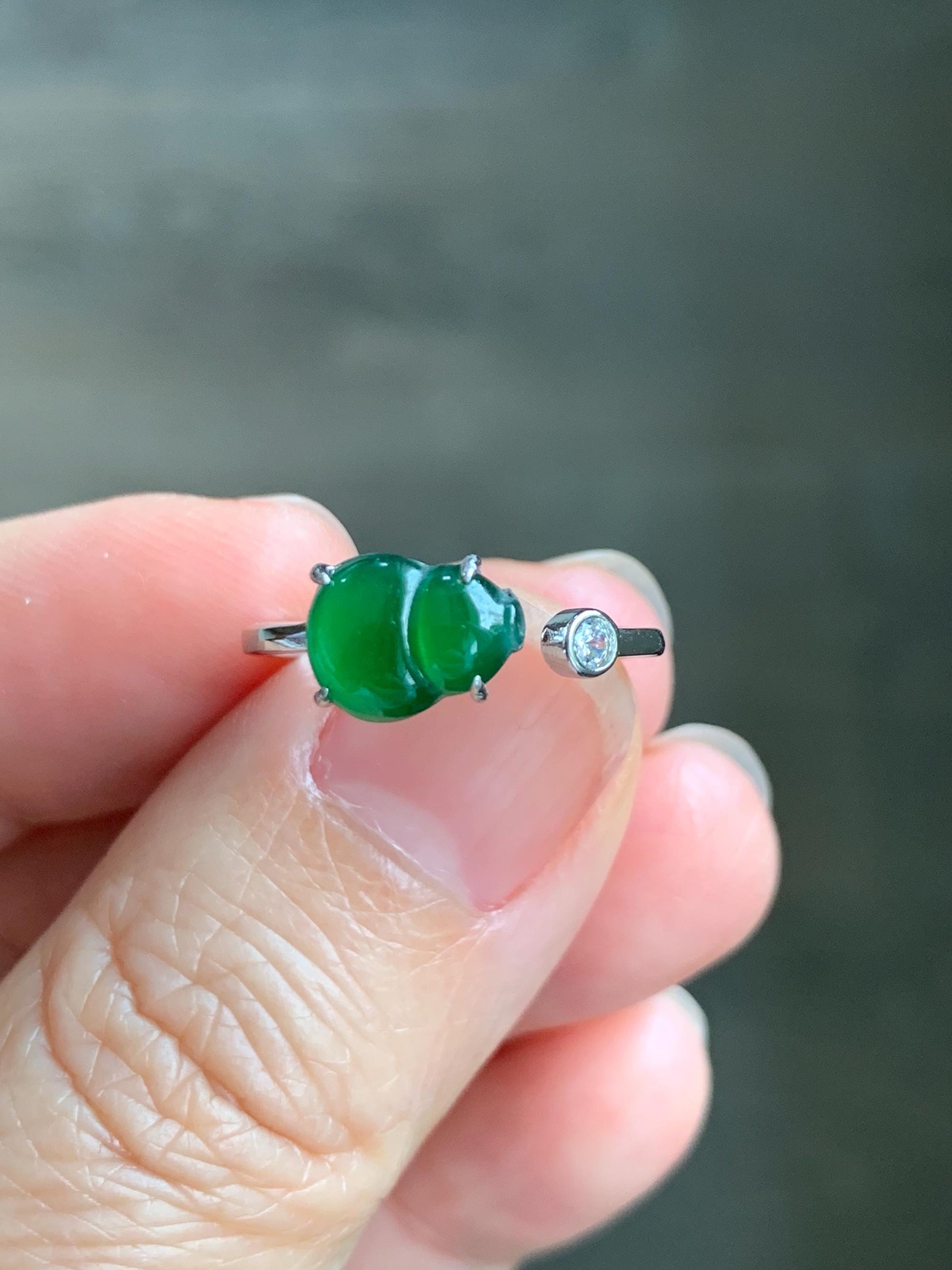 Natural Grade A Guatemalan Icy Translucent Vibrant Green Jade Jadeite Hulu Gourd Ring Sterling Silver Size 6 Adjustable 天然冰危绿翡翠葫芦银镶戒指 KKH99