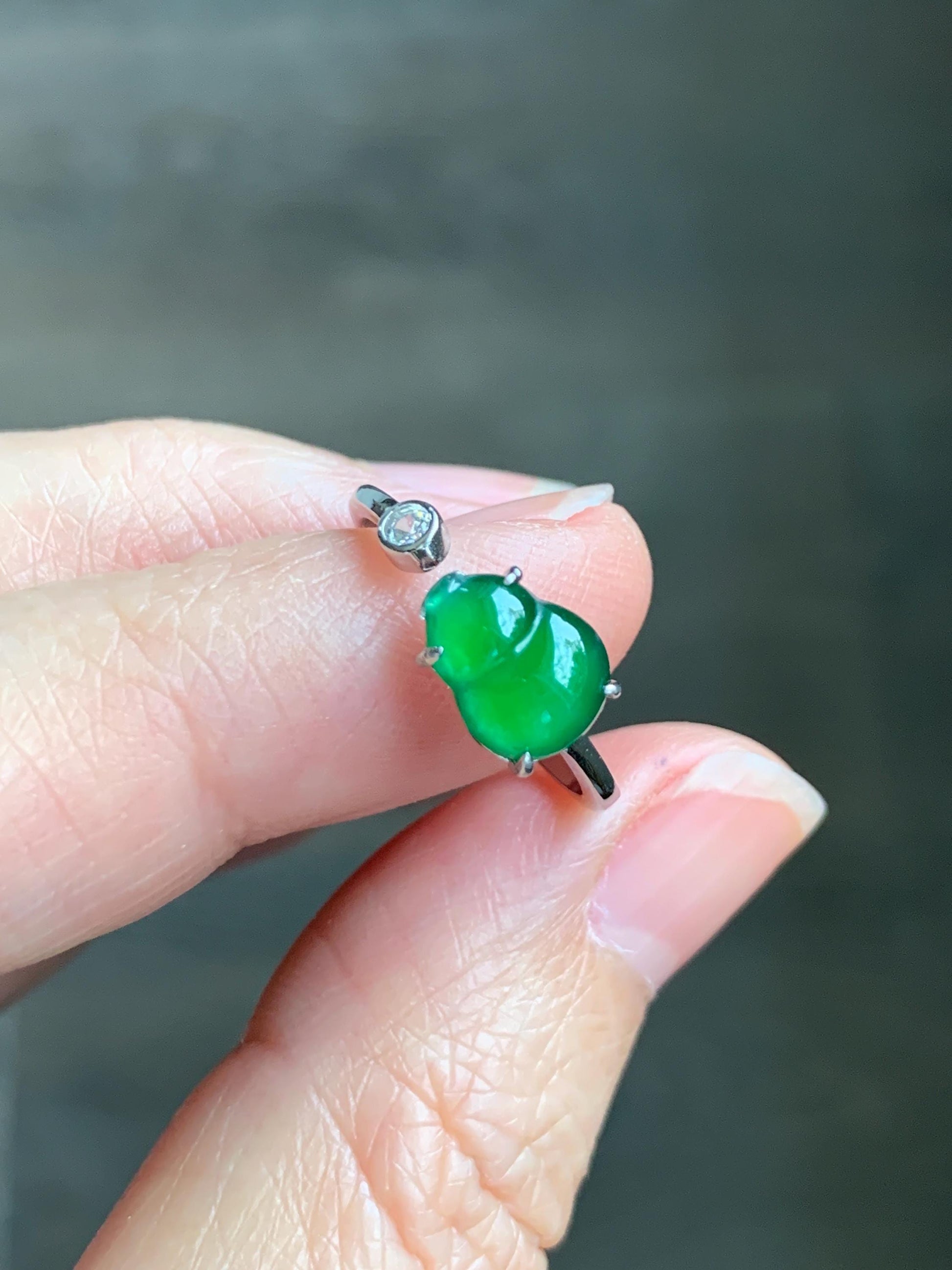 Natural Grade A Guatemalan Icy Translucent Vibrant Green Jade Jadeite Hulu Gourd Ring Sterling Silver Size 6 Adjustable 天然冰危绿翡翠葫芦银镶戒指 KKH99