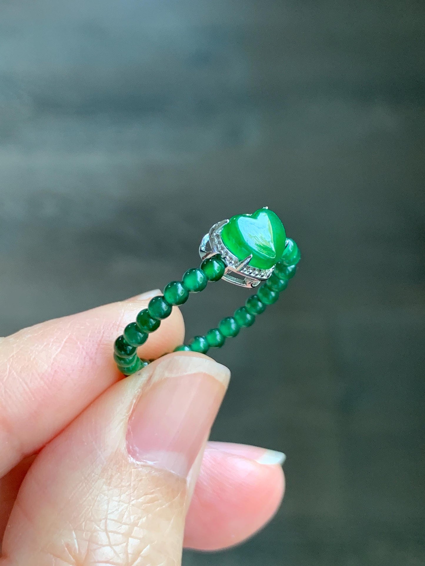 Natural Grade A Guatemalan Icy Translucent Vibrant Green Jade Jadeite Petite Beads Heart Charm Beaded Ring Size 7 US 天然冰危绿翡翠小珠潘多拉爱心戒圈WLX110