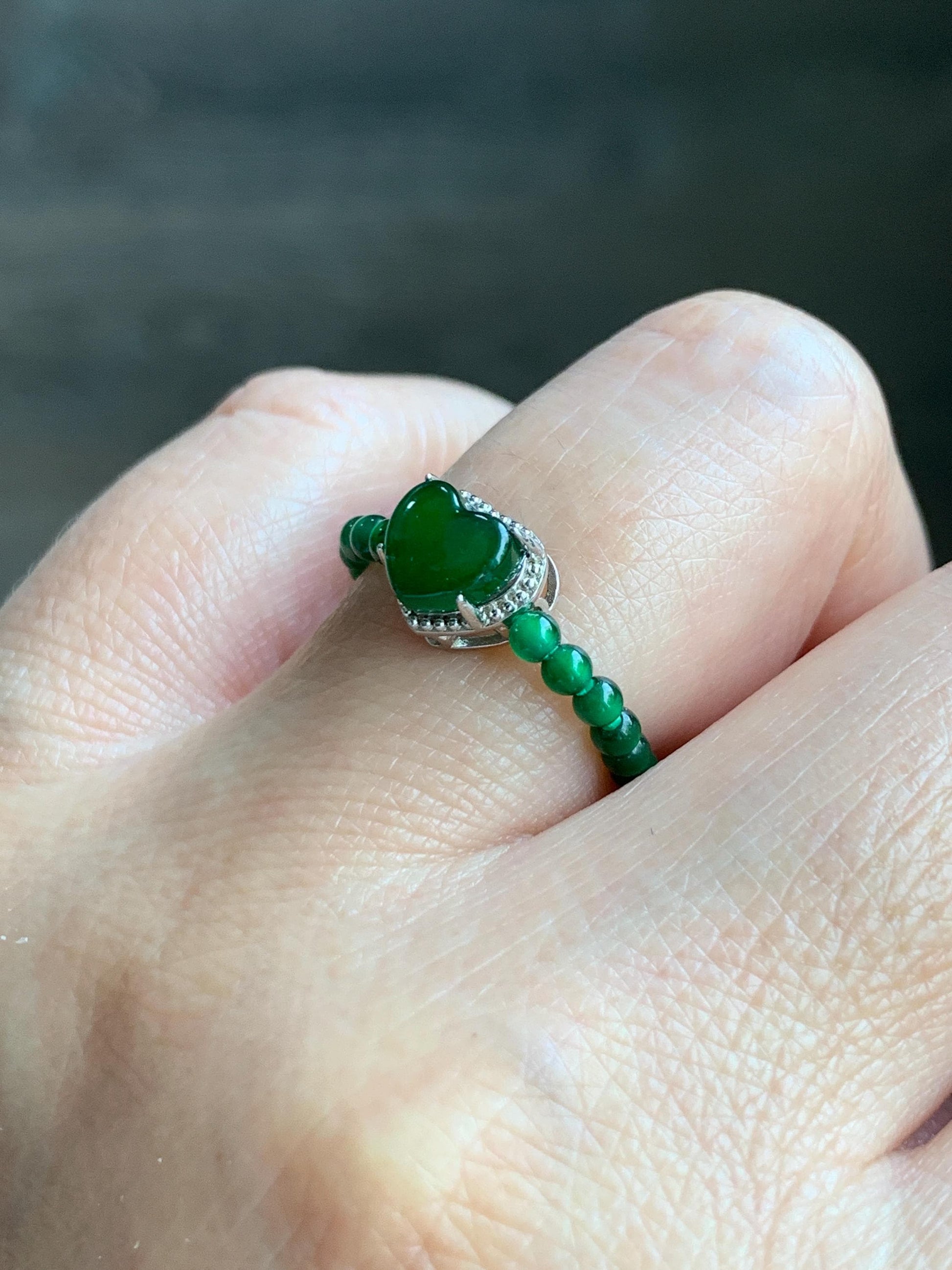 Natural Grade A Guatemalan Icy Translucent Vibrant Green Jade Jadeite Petite Beads Heart Charm Beaded Ring Size 7 US 天然冰危绿翡翠小珠潘多拉爱心戒圈WLX110