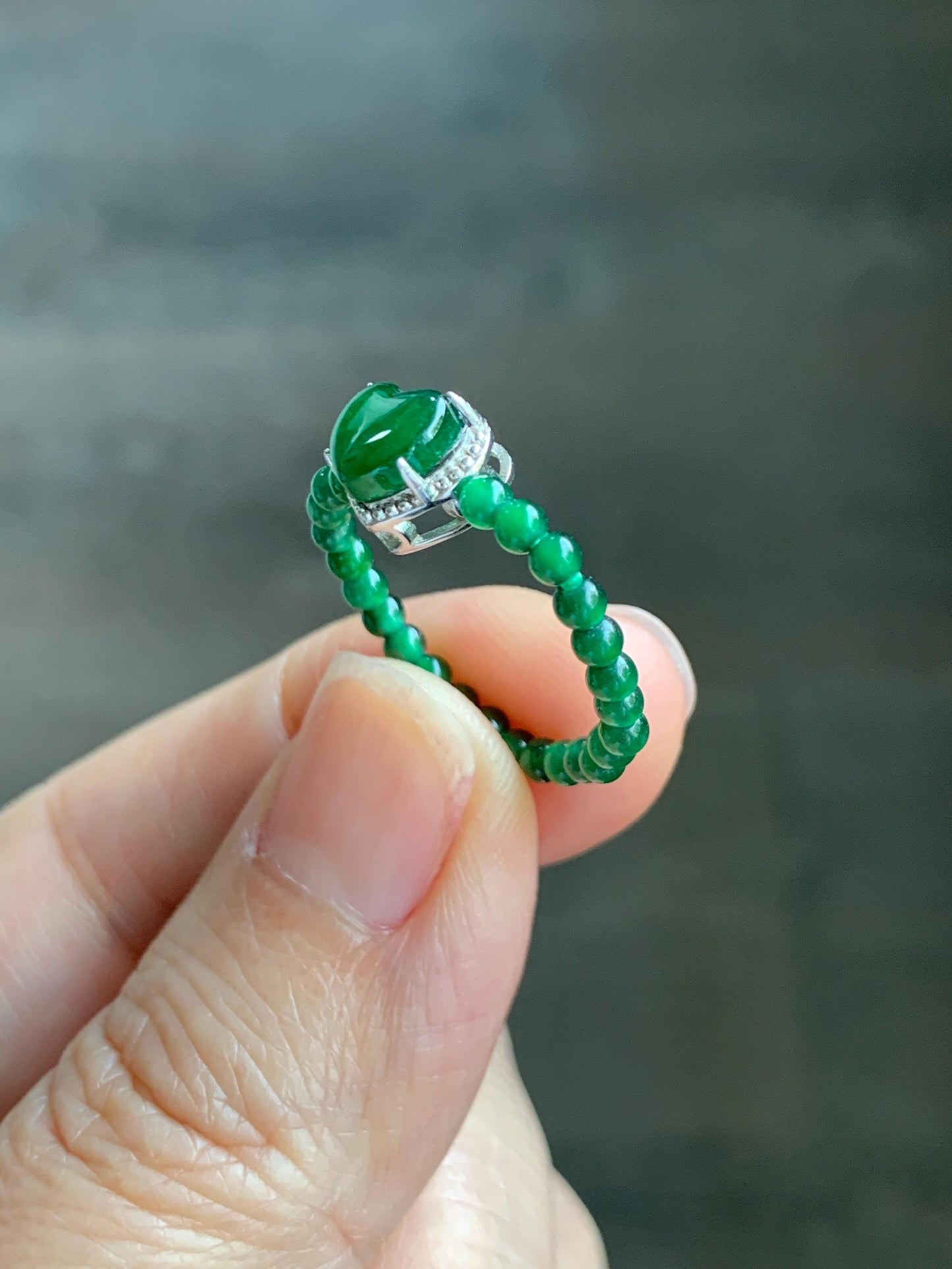 Natural Grade A Guatemalan Icy Translucent Vibrant Green Jade Jadeite Petite Beads Heart Charm Beaded Ring Size 7 US 天然冰危绿翡翠小珠潘多拉爱心戒圈WLX110