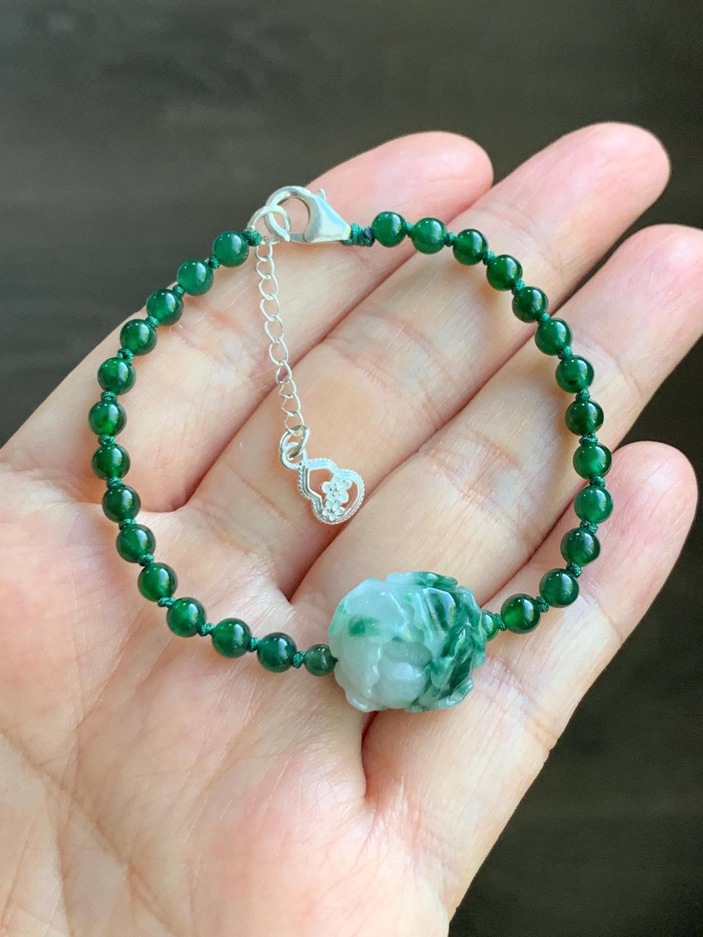 Natural Grade A Guatemalan Icy Vibrant Green Jadeite Petite Beads Peony Flower Charm Beaded Bracelet Sterling Silver 6”-7” 天然冰危绿翡翠小珠手串WLM310