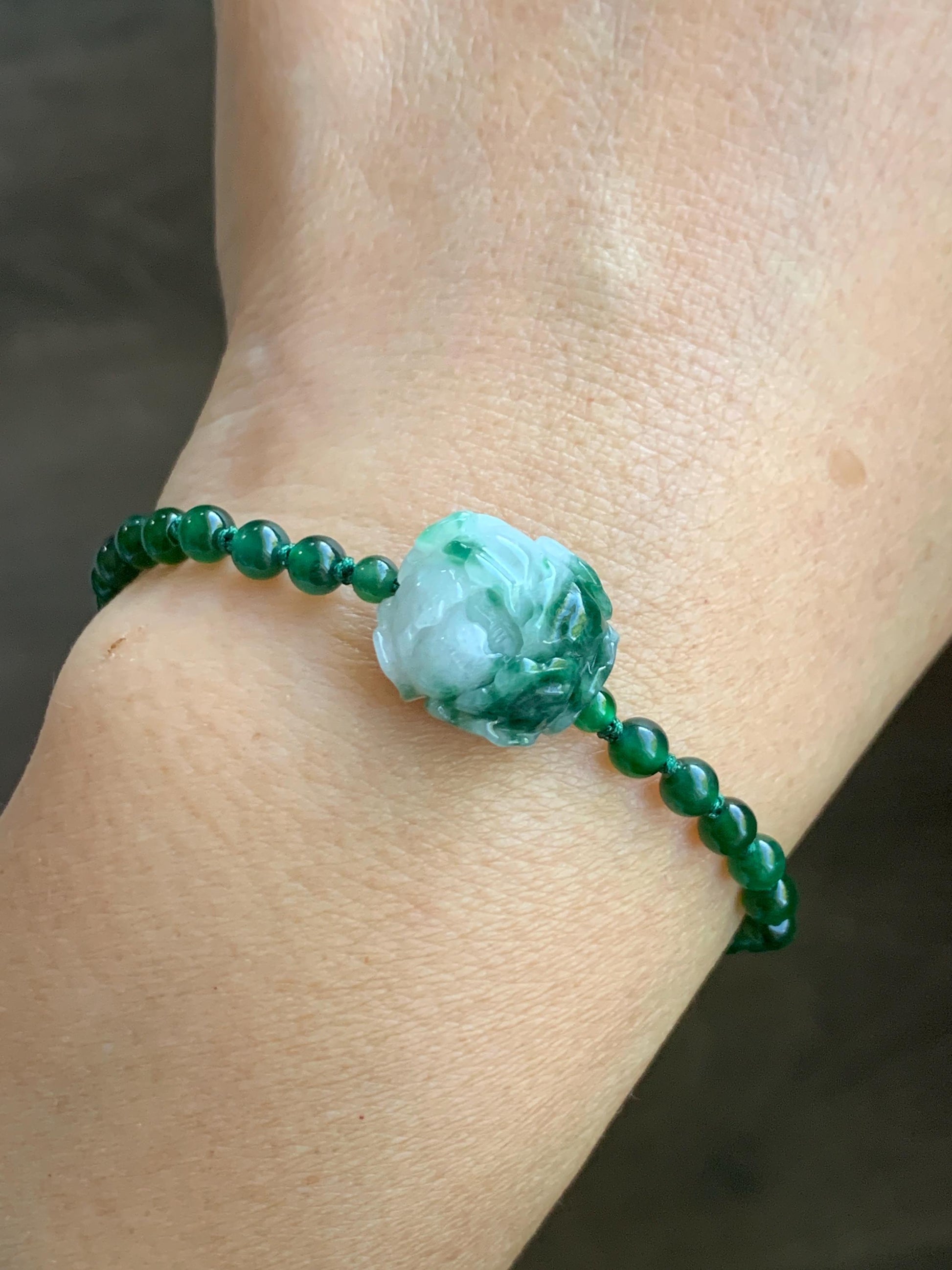 Natural Grade A Guatemalan Icy Vibrant Green Jadeite Petite Beads Peony Flower Charm Beaded Bracelet Sterling Silver 6”-7” 天然冰危绿翡翠小珠手串WLM310