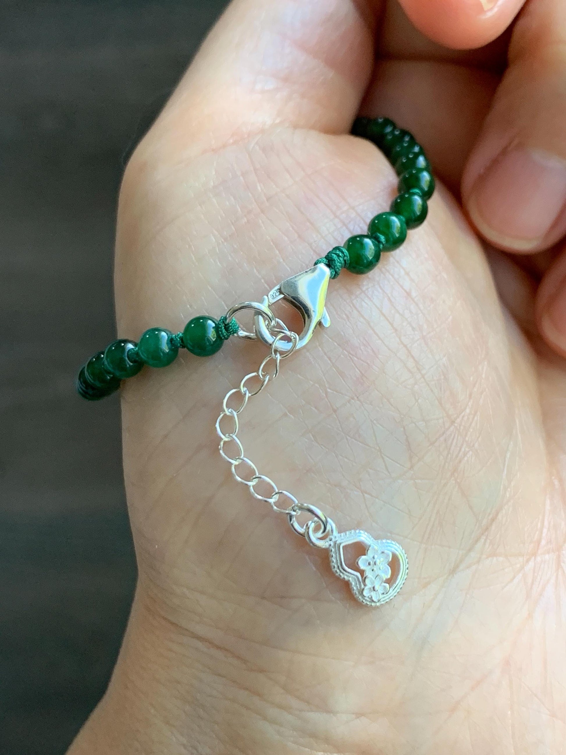 Natural Grade A Guatemalan Icy Vibrant Green Jadeite Petite Beads Peony Flower Charm Beaded Bracelet Sterling Silver 6”-7” 天然冰危绿翡翠小珠手串WLM310