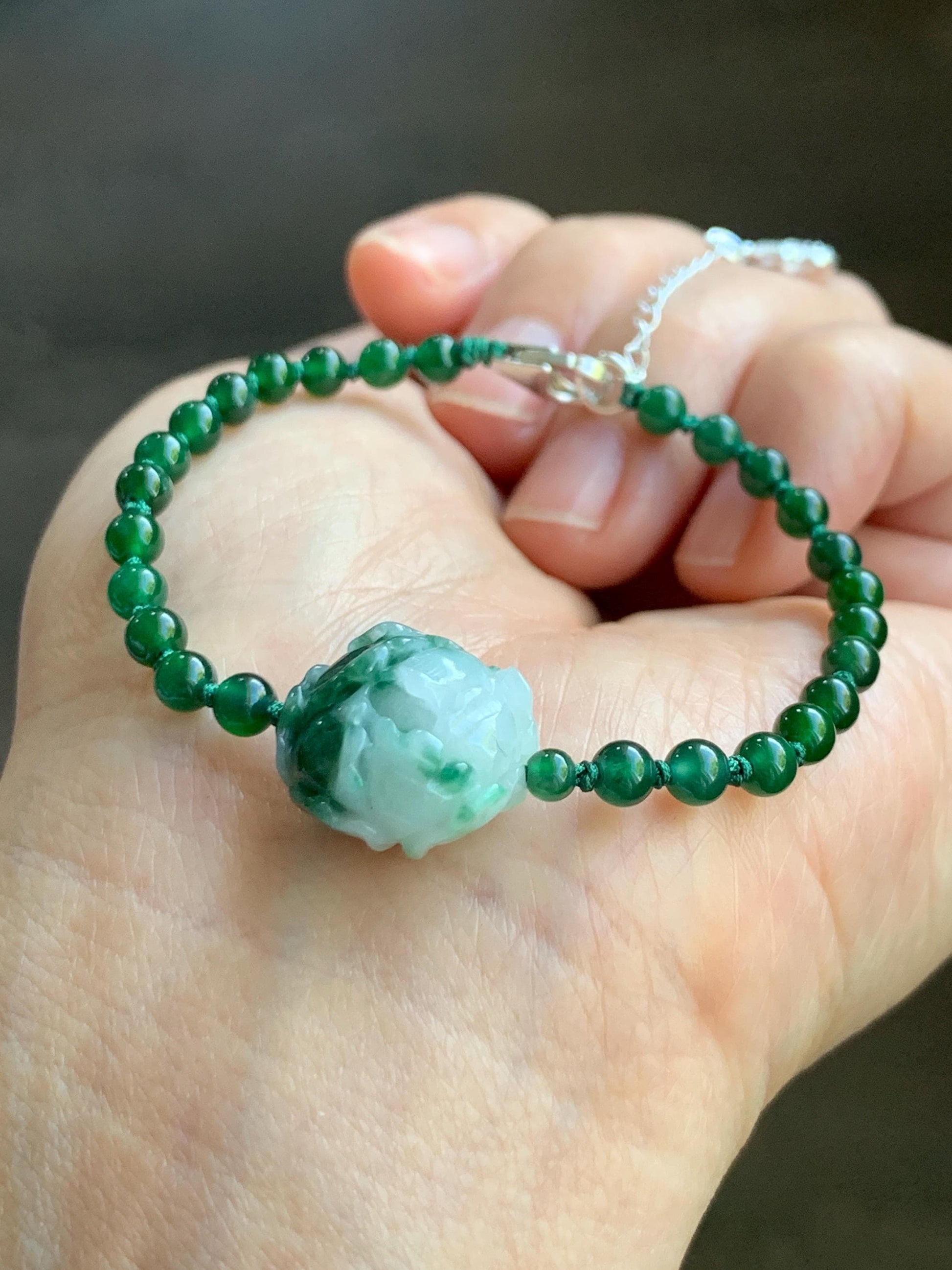 Natural Grade A Guatemalan Icy Vibrant Green Jadeite Petite Beads Peony Flower Charm Beaded Bracelet Sterling Silver 6”-7” 天然冰危绿翡翠小珠手串WLM310