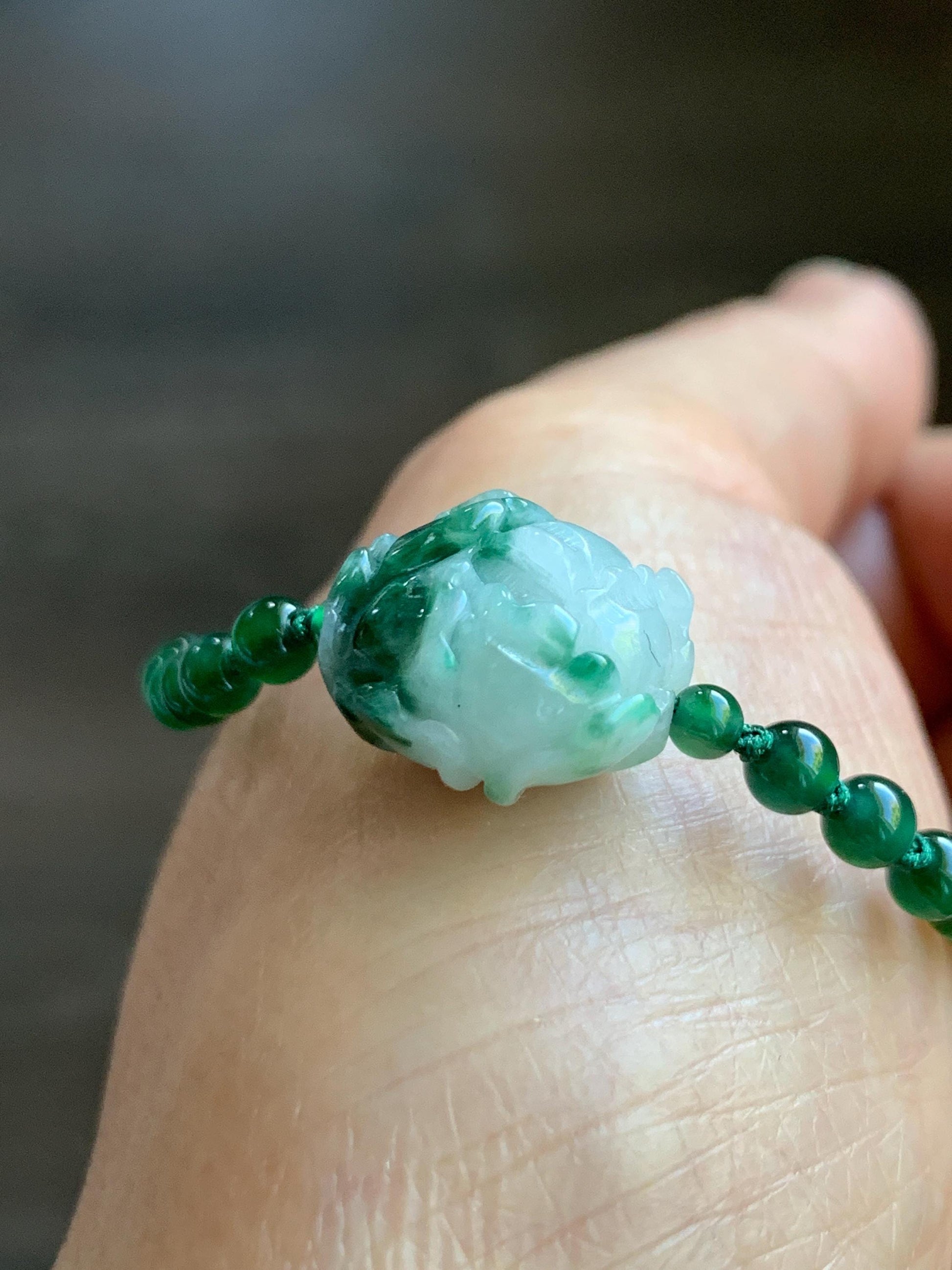 Natural Grade A Guatemalan Icy Vibrant Green Jadeite Petite Beads Peony Flower Charm Beaded Bracelet Sterling Silver 6”-7” 天然冰危绿翡翠小珠手串WLM310