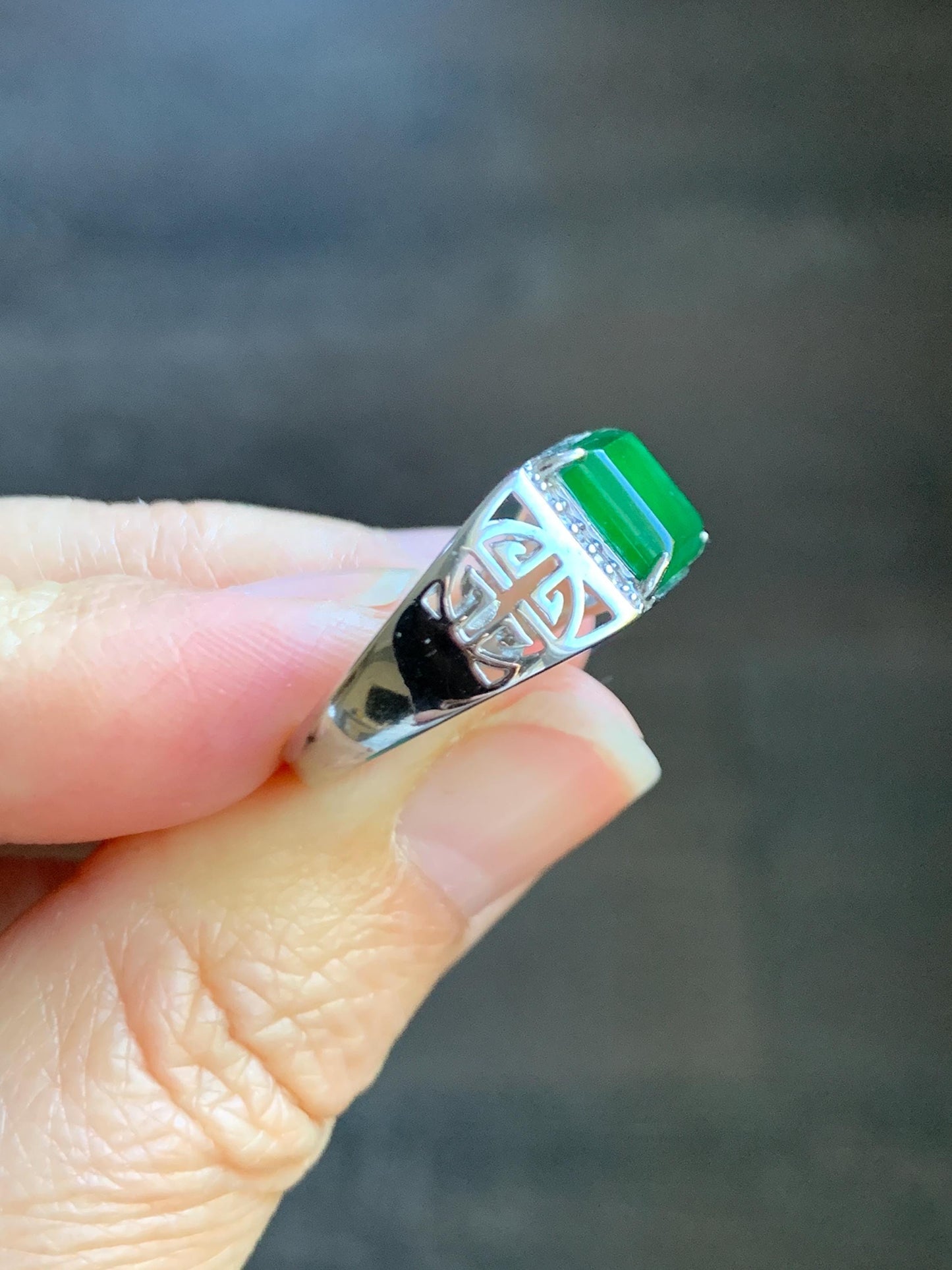 Natural Grade A Guatemalan Icy Highly Translucent Vibrant Green Jade Jadeite Saddle Ring Sterling Silver Adjustable 天然冰危绿翡翠马鞍银镶戒指 WLA248B