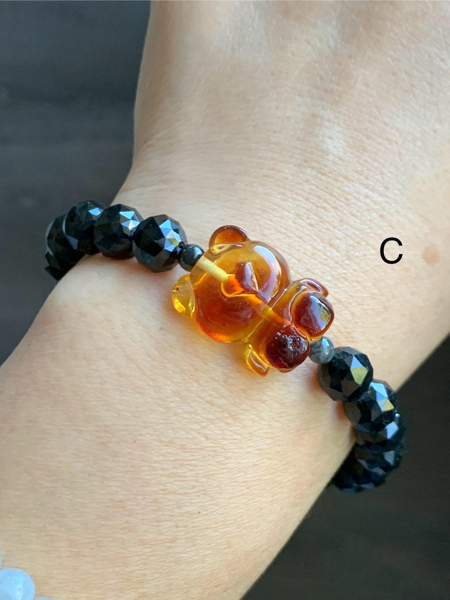 Natural Grade A Opaque Black Jade Jadeite Beads Natural Tree Resin Carved Teddy Bear Beaded Bracelet 7” 7.25” Stretchy 天然墨翠圆珠蜜蜡爱心小熊手串 HPB