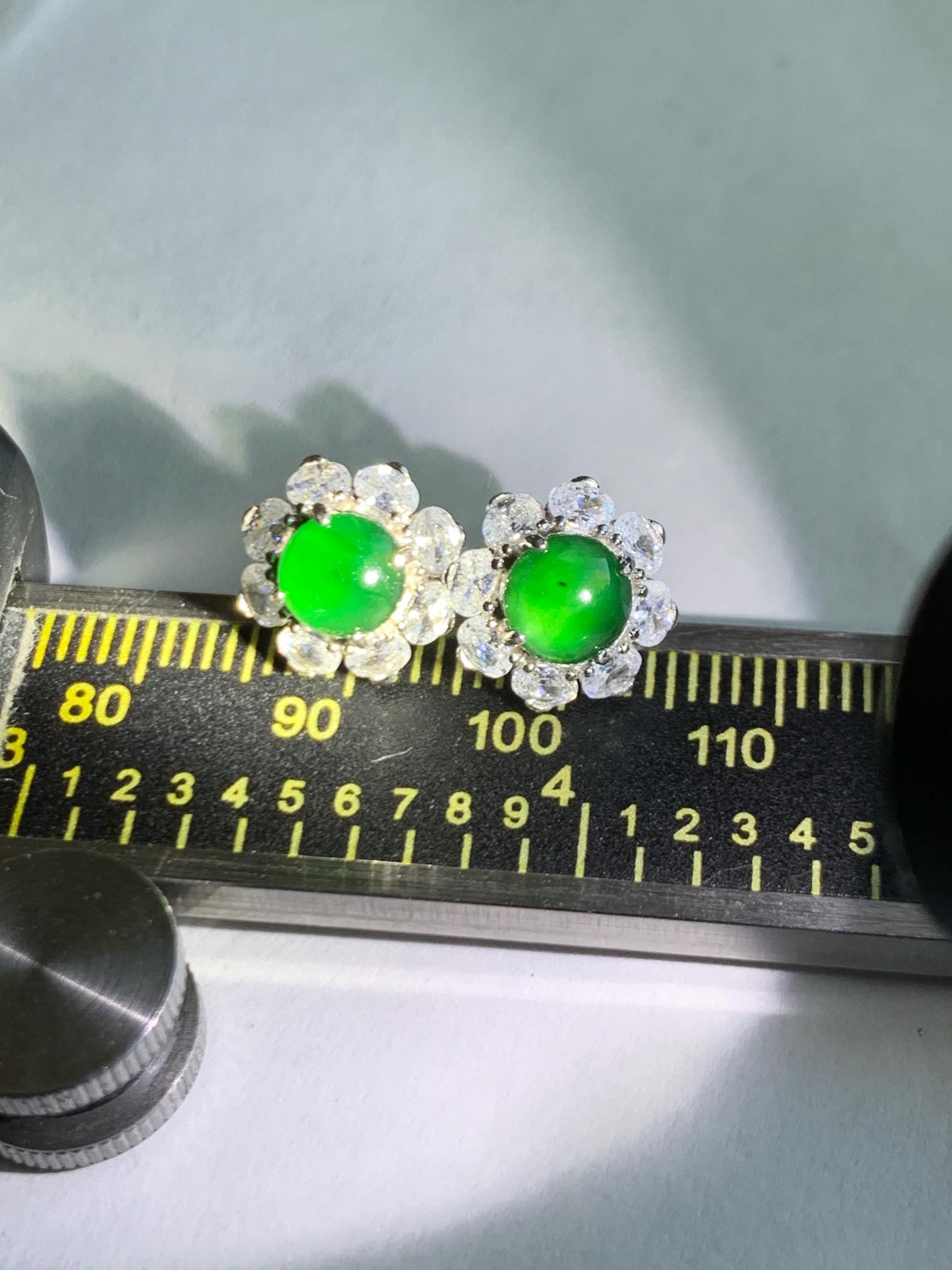 Natural Guatemalan Grade A Icy Highly Translucent Vibrant Green Jadeite Round Stud Earrings Sterling Silver 天然冰危绿翡翠蛋面银镶耳钉 LHD77