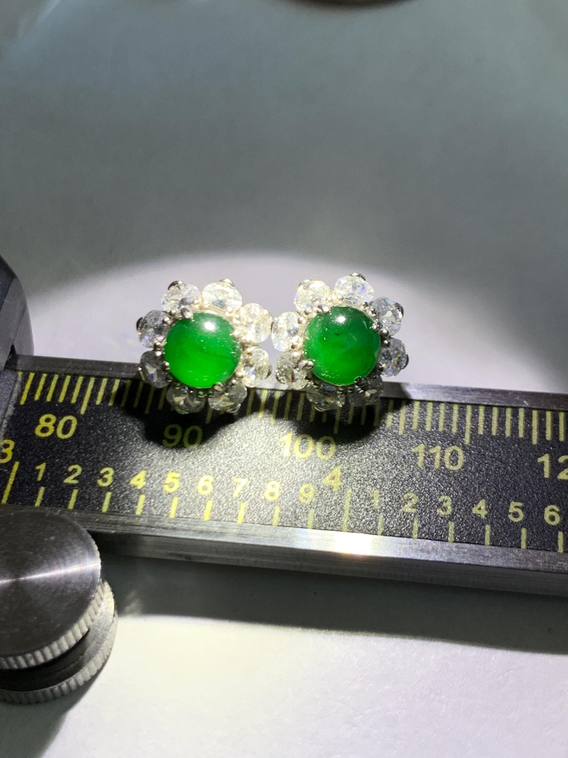 Natural Guatemalan Grade A Icy Highly Translucent Vibrant Green Jadeite Round Stud Earrings Sterling Silver 天然冰危绿翡翠蛋面银镶耳钉 LHD77