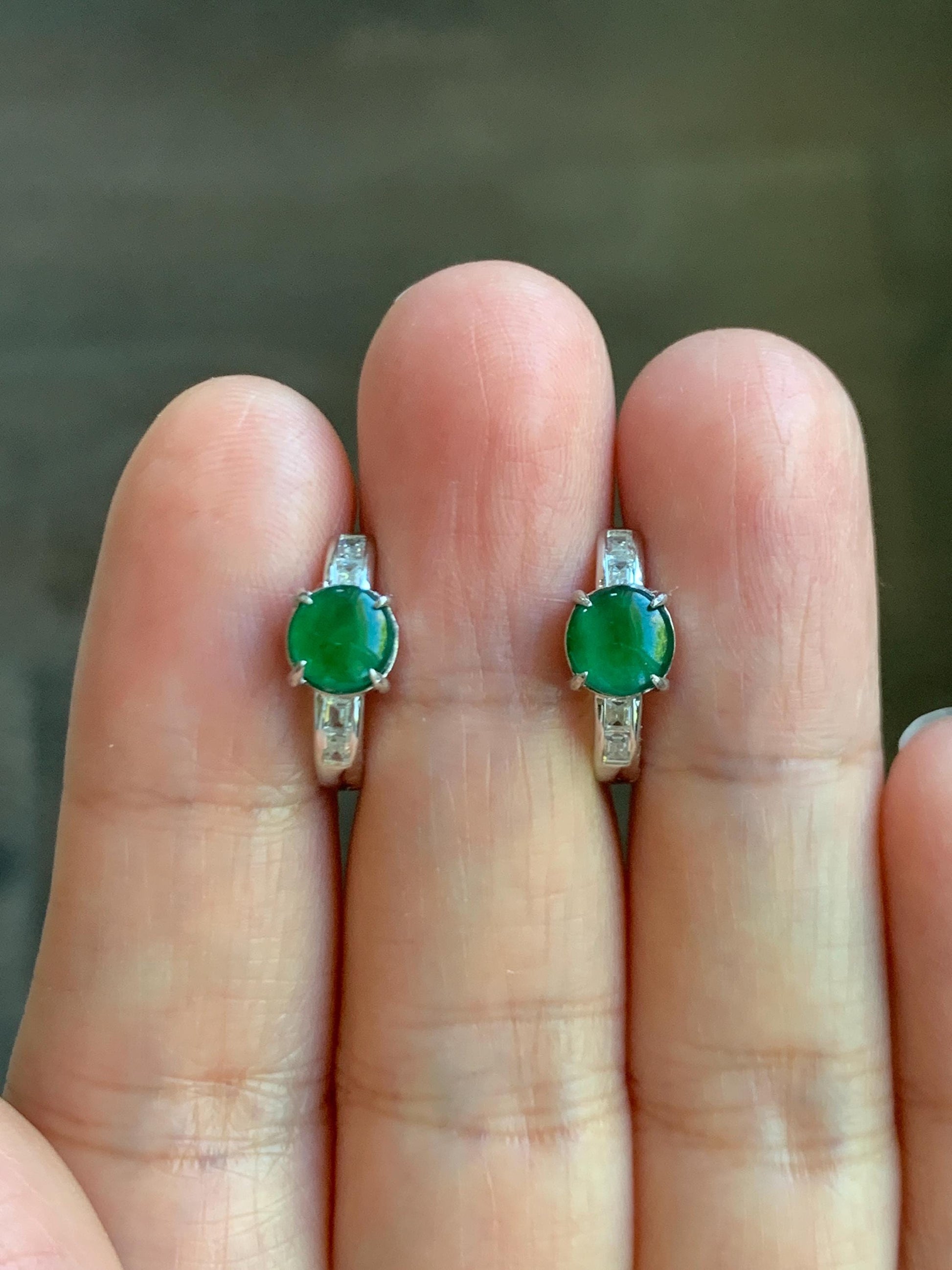 Natural Grade A Guatemalan Icy Translucent Rich Green Jade Jadeite Solitaire Style Huggie Hoop Earrings Sterling Silver 天然冰危绿翡翠镶嵌耳包 WLL77