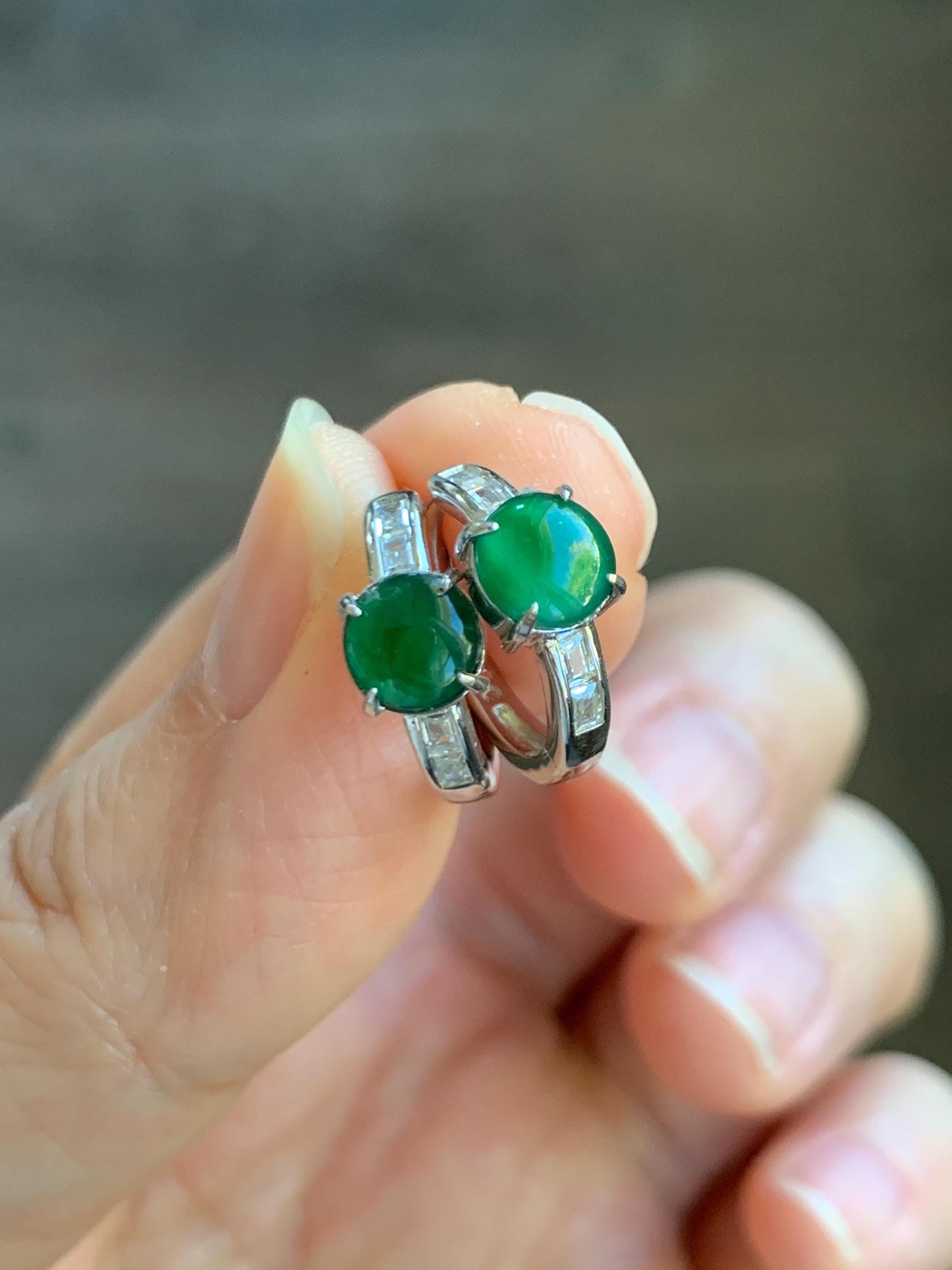 Natural Grade A Guatemalan Icy Translucent Rich Green Jade Jadeite Solitaire Style Huggie Hoop Earrings Sterling Silver 天然冰危绿翡翠镶嵌耳包 WLL77