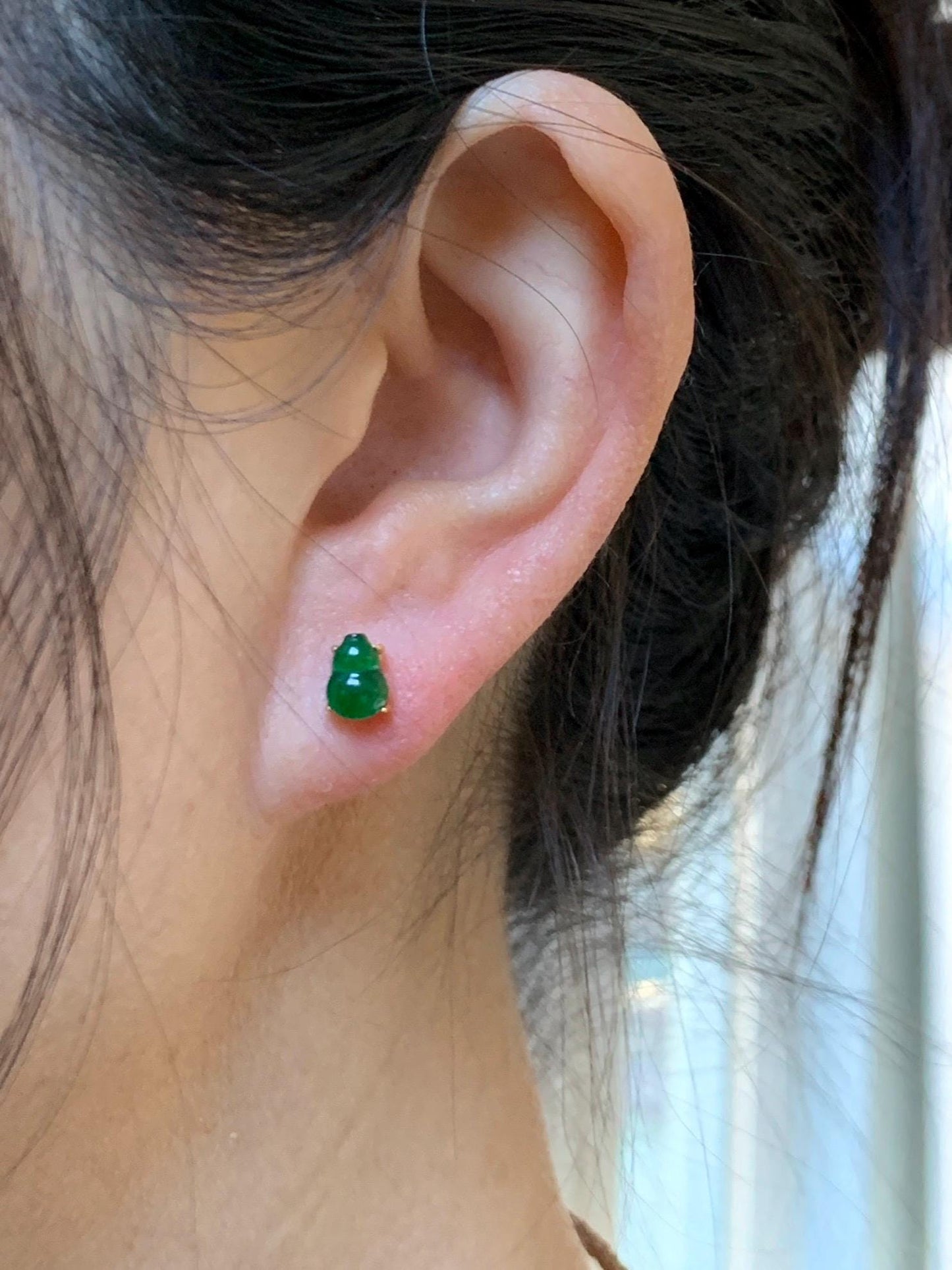 Natural Grade A Guatemalan Icy Translucent Vibrant Green Jade Jadeite Gourd Hulu Stud Earrings Sterling Silver 天然冰危绿翡翠葫芦银耳钉WHJ150B