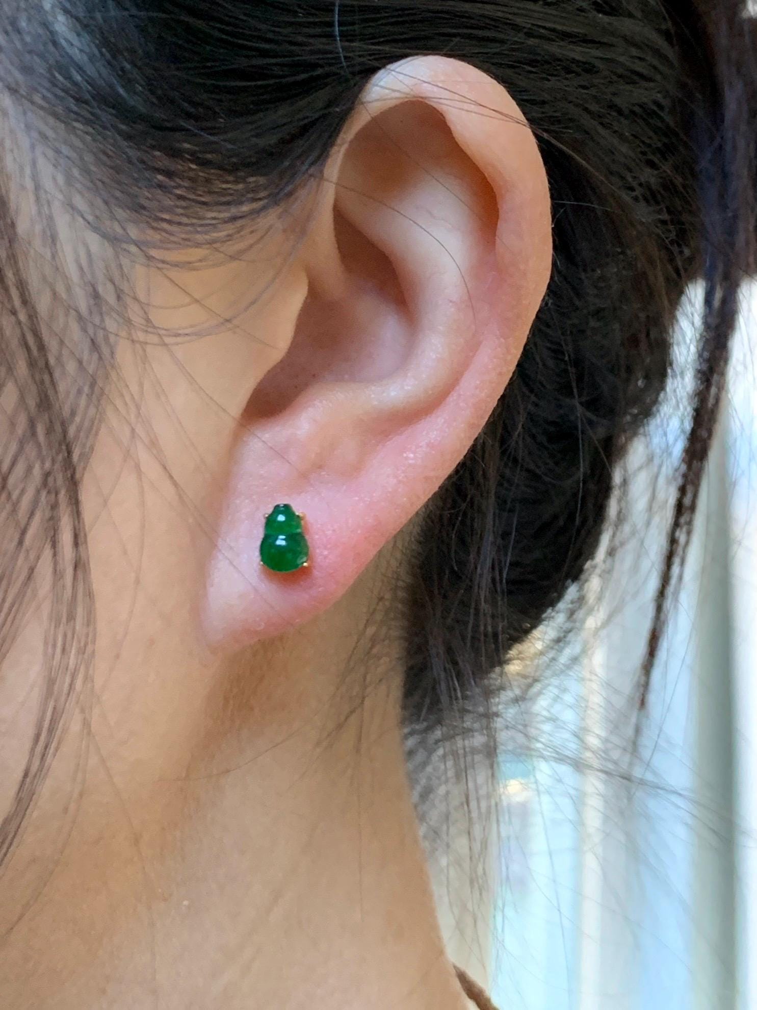 Natural Grade A Guatemalan Icy Translucent Vibrant Green Jade Jadeite Gourd Hulu Stud Earrings Sterling Silver 天然冰危绿翡翠葫芦银耳钉WHJ150B