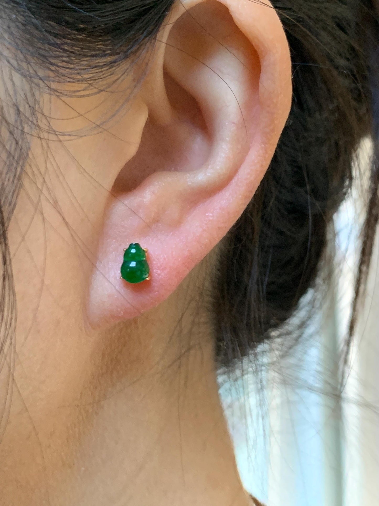 Natural Grade A Guatemalan Icy Translucent Vibrant Green Jade Jadeite Gourd Hulu Stud Earrings Sterling Silver 天然冰危绿翡翠葫芦银耳钉WHJ150B