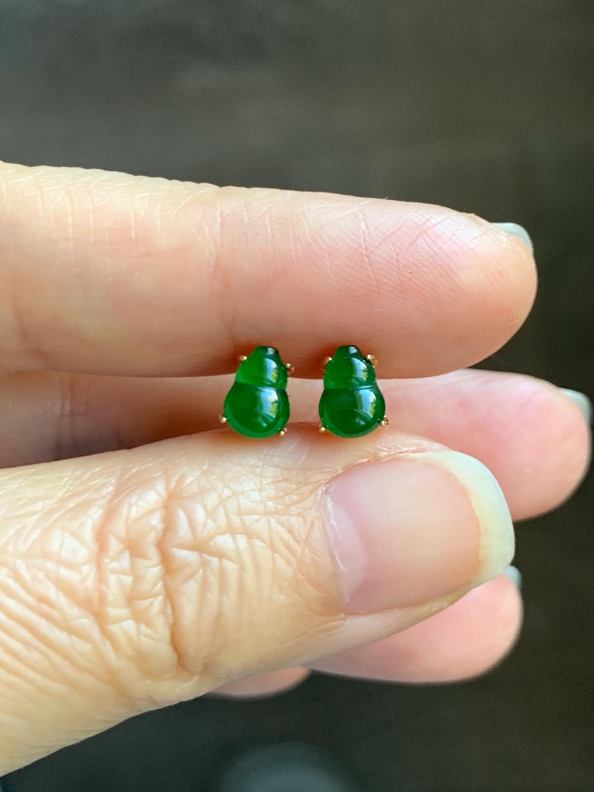Natural Grade A Guatemalan Icy Translucent Vibrant Green Jade Jadeite Gourd Hulu Stud Earrings Sterling Silver 天然冰危绿翡翠葫芦银耳钉WHJ150B