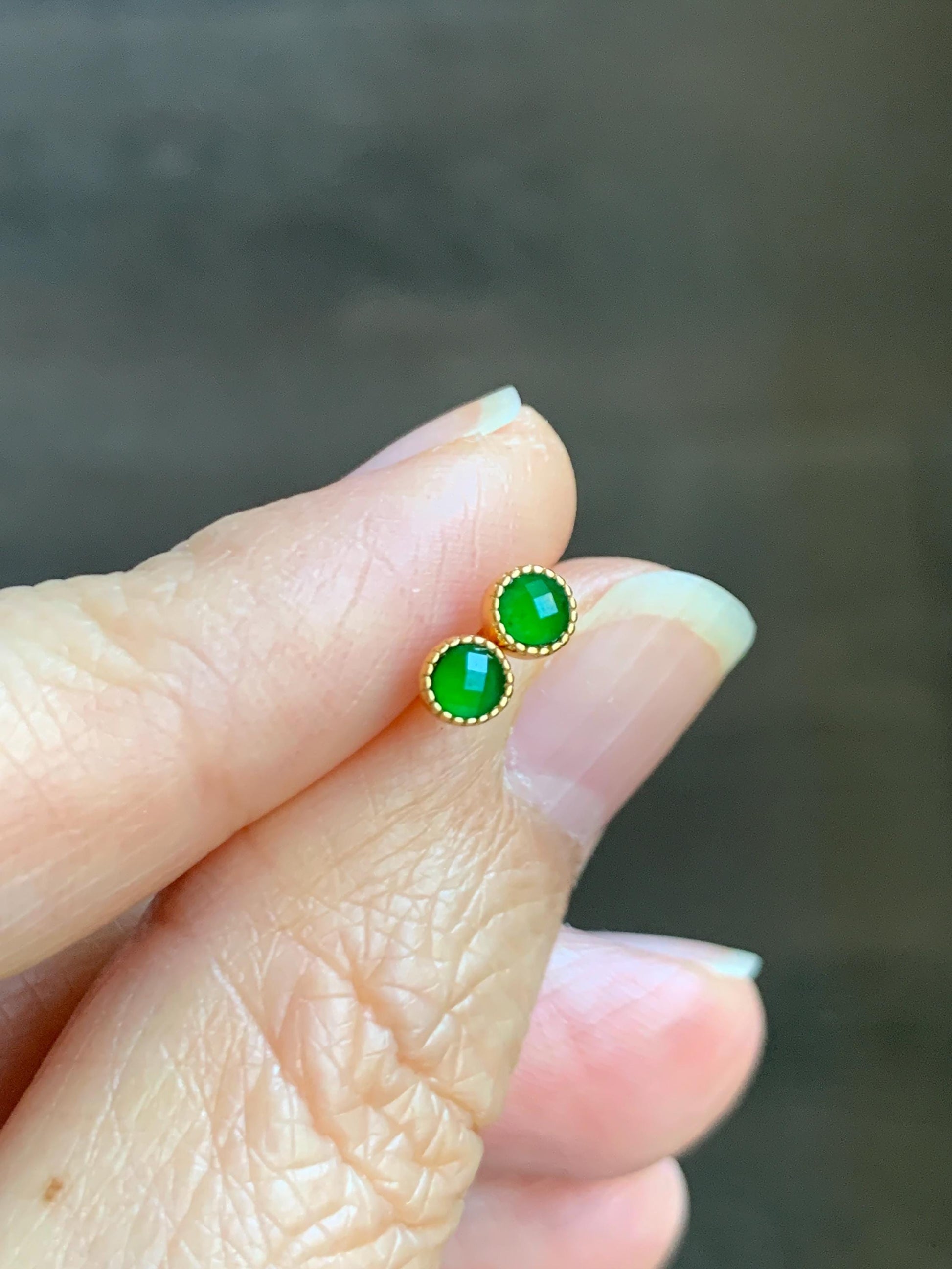Natural Grade A Guatemalan Icy Translucent Vibrant Green Jade Jadeite Faceted Petite Stud Earrings Sterling Silver 天然冰危绿翡翠切割面耳钉 QGW105B