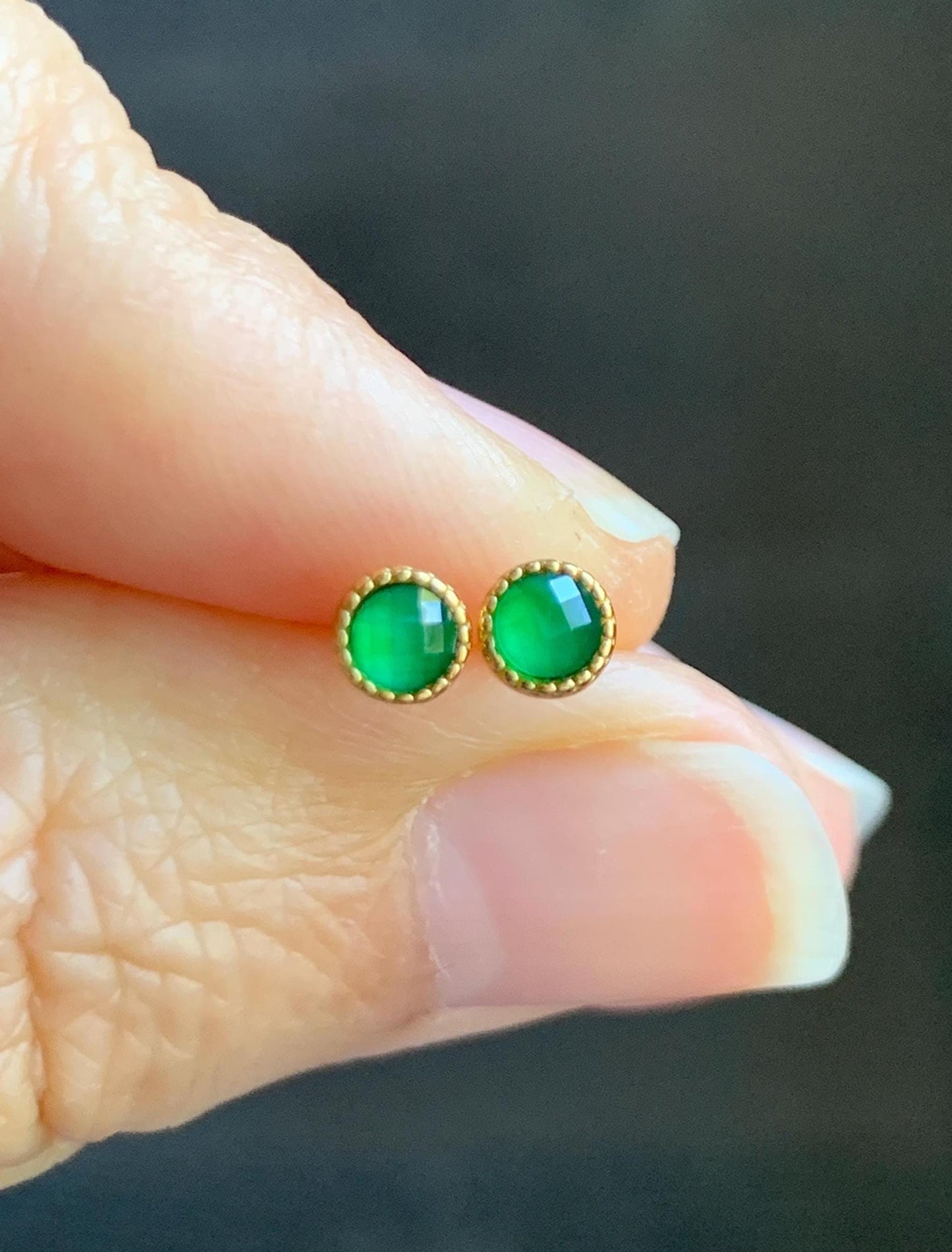Natural Grade A Guatemalan Icy Translucent Vibrant Green Jade Jadeite Faceted Petite Stud Earrings Sterling Silver 天然冰危绿翡翠切割面耳钉 QGW105A