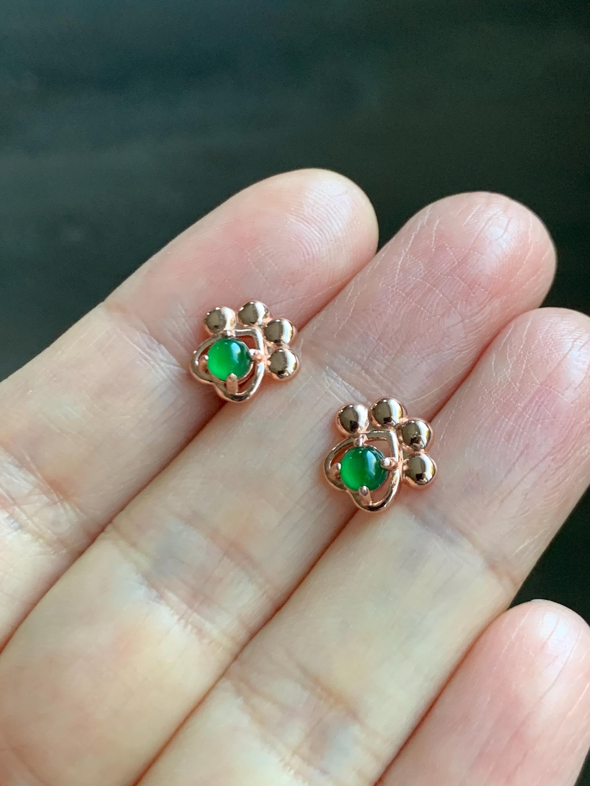 Natural Grade A Guatemalan Icy Translucent Vibrant Green Jade Jadeite Paw Print Stud Earrings Sterling Silver RG Overlay 天然冰危绿翡翠爪印耳钉 WLP55