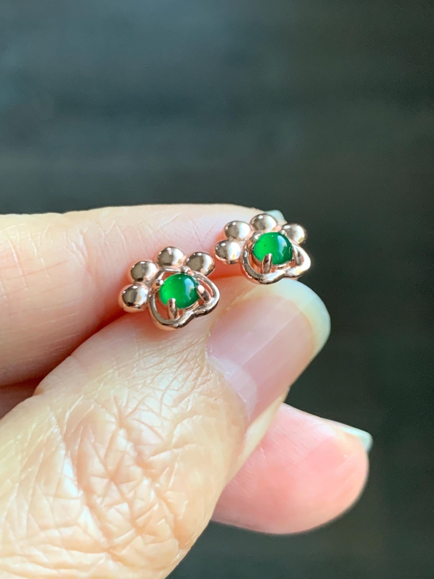 Natural Grade A Guatemalan Icy Translucent Vibrant Green Jade Jadeite Paw Print Stud Earrings Sterling Silver RG Overlay 天然冰危绿翡翠爪印耳钉 WLP55