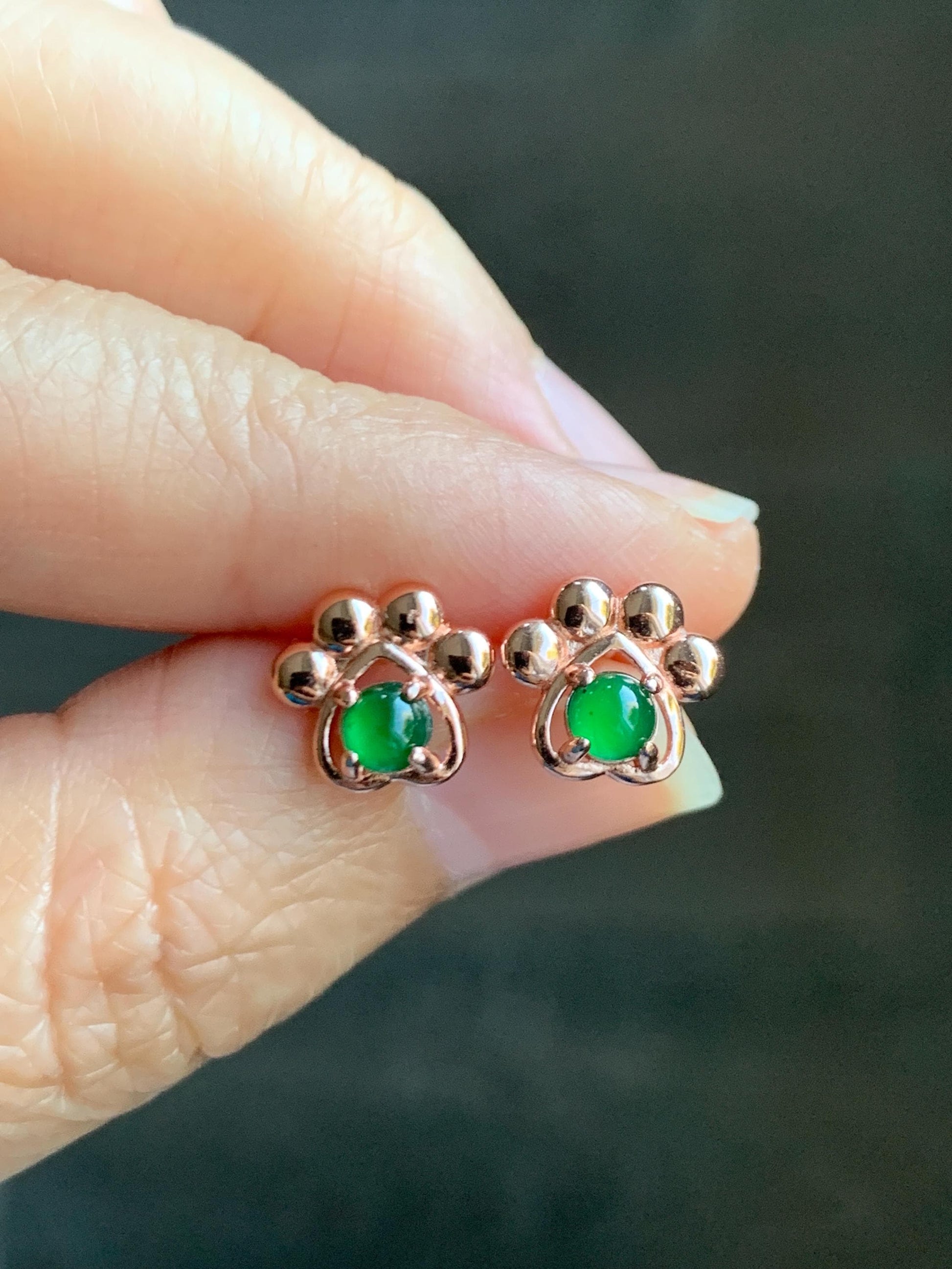 Natural Grade A Guatemalan Icy Translucent Vibrant Green Jade Jadeite Paw Print Stud Earrings Sterling Silver RG Overlay 天然冰危绿翡翠爪印耳钉 WLP55