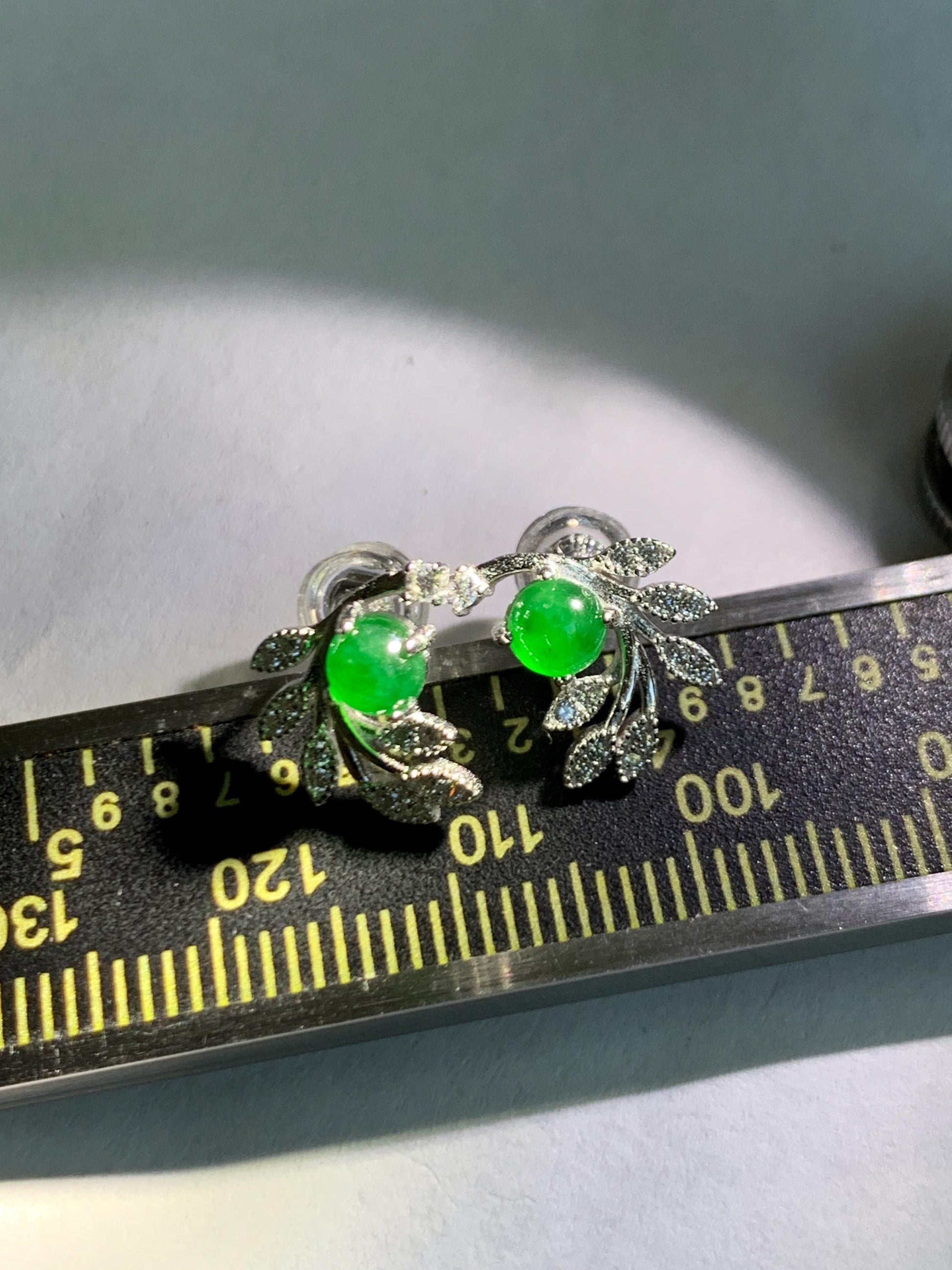 Natural Grade A Guatemalan Icy Translucent Vibrant Green Jade Jadeite Stud Earrings Sterling Silver 天然冰危绿翡翠耳钉 WXH55