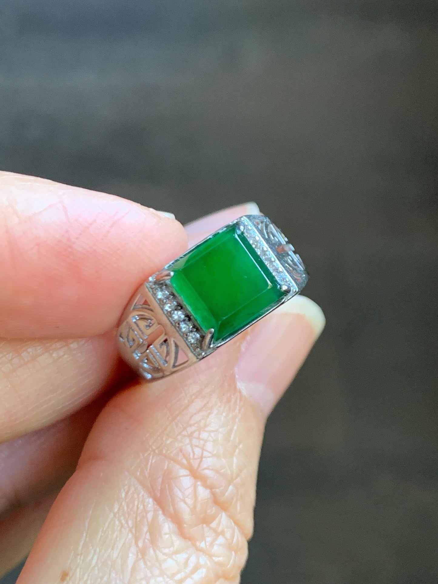 Natural Grade A Guatemalan Icy Highly Translucent Vibrant Green Jade Jadeite Saddle Ring Sterling Silver Adjustable 天然冰危绿翡翠马鞍银镶戒指 WLA248B
