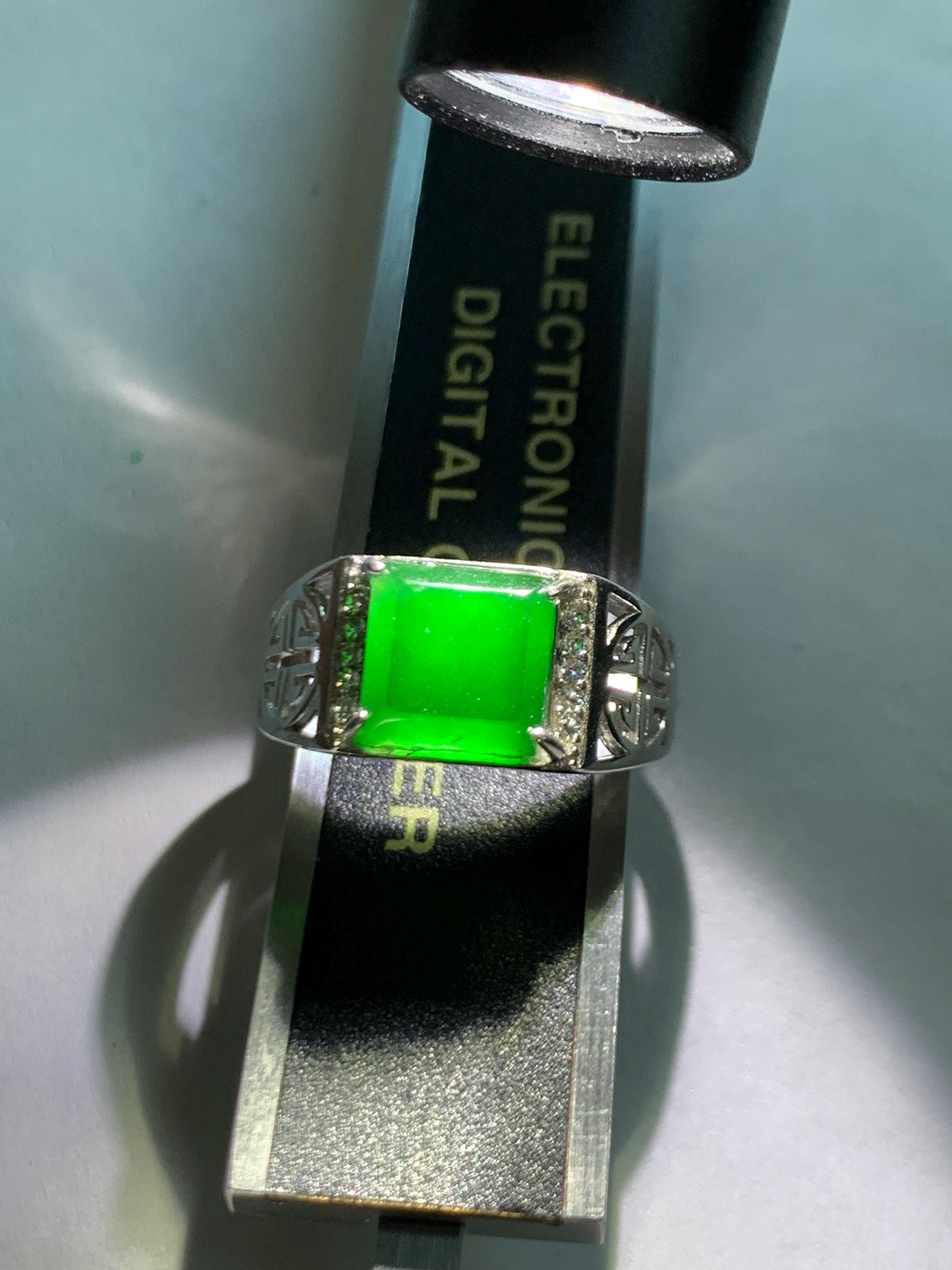 Natural Grade A Guatemalan Icy Highly Translucent Vibrant Green Jade Jadeite Saddle Ring Sterling Silver Adjustable 天然冰危绿翡翠马鞍银镶戒指 WLA248B