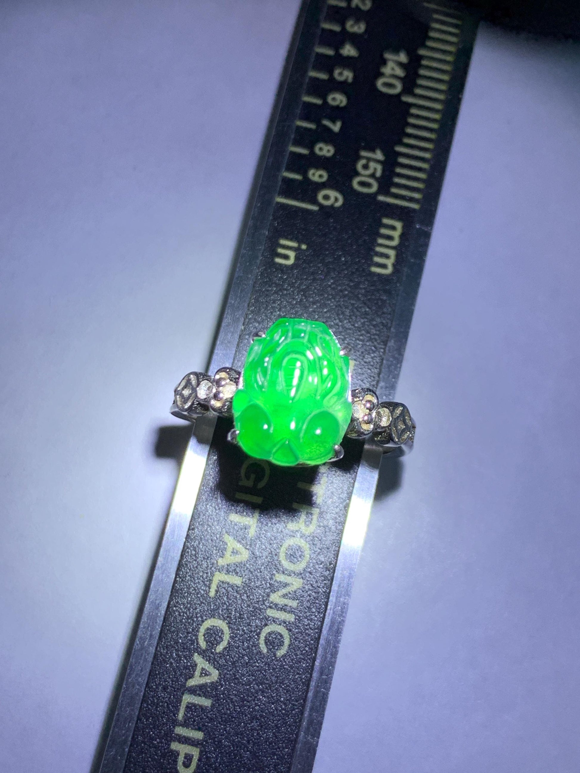 Natural Grade A Guatemalan Icy Translucent Vibrant Green Jade Jadeite Pixiu Ring Sterling Silver Size 7 Adjustable 天然冰危绿翡翠貔貅银镶戒指 WLX160F