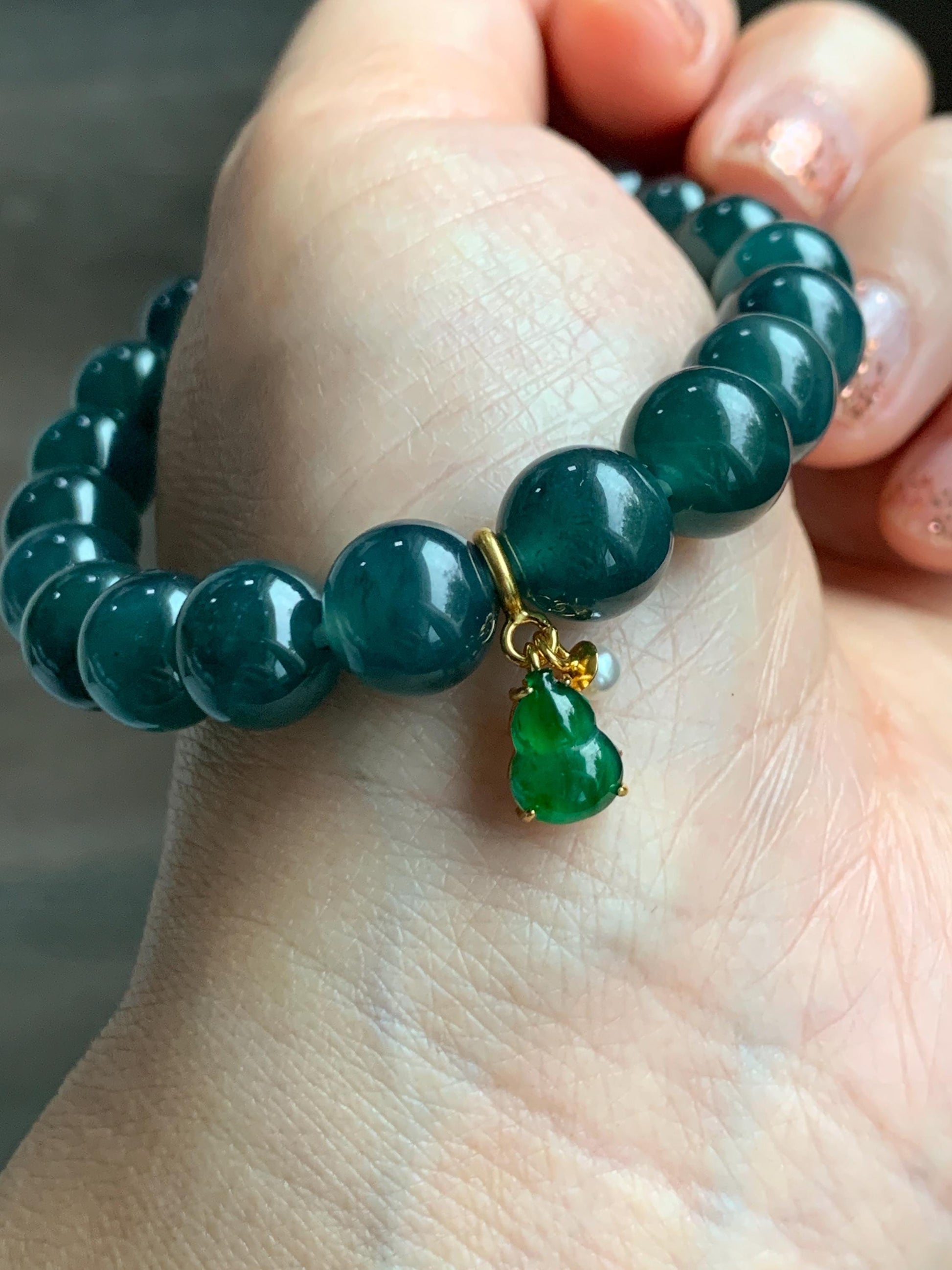 Natural Grade A Guatemalan Icy Translucent Vibrant Green Jade Jadeite Petite Gourd Hulu Charm Pendant Sterling Silver 天然冰危绿翡翠小葫芦滴流吊坠 WHD110