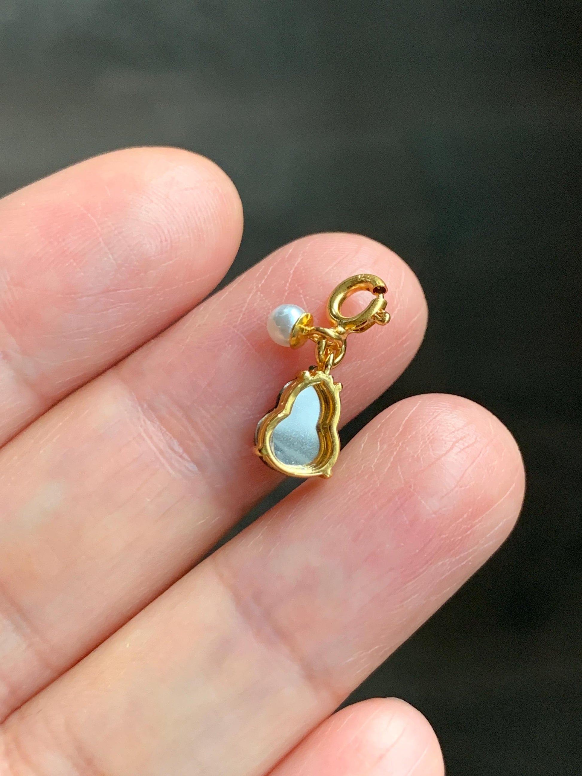 Natural Grade A Guatemalan Icy Translucent Vibrant Green Jade Jadeite Petite Gourd Hulu Charm Pendant Sterling Silver 天然冰危绿翡翠小葫芦滴流吊坠 WHD110