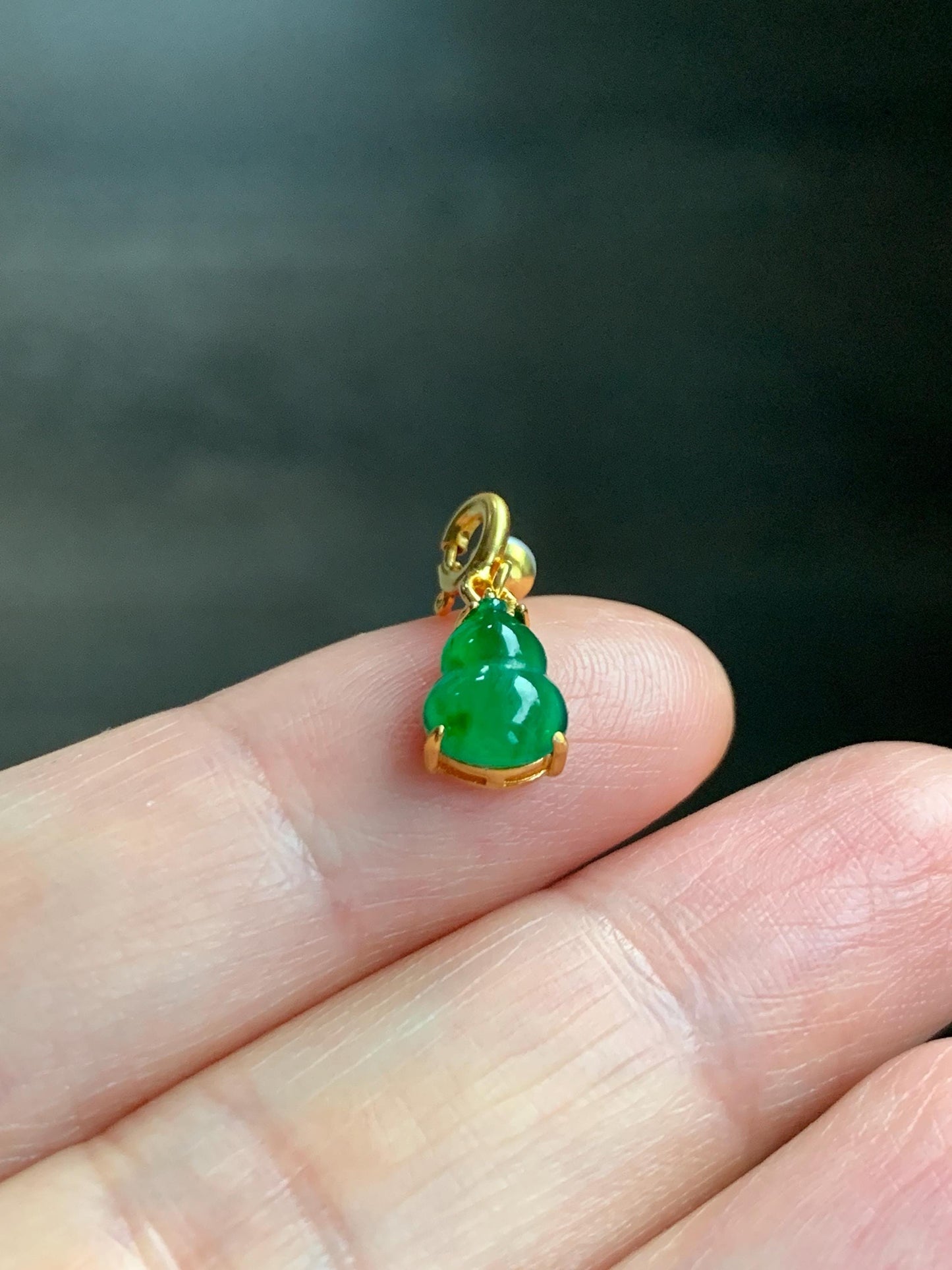Natural Grade A Guatemalan Icy Translucent Vibrant Green Jade Jadeite Petite Gourd Hulu Charm Pendant Sterling Silver 天然冰危绿翡翠小葫芦滴流吊坠 WHD110
